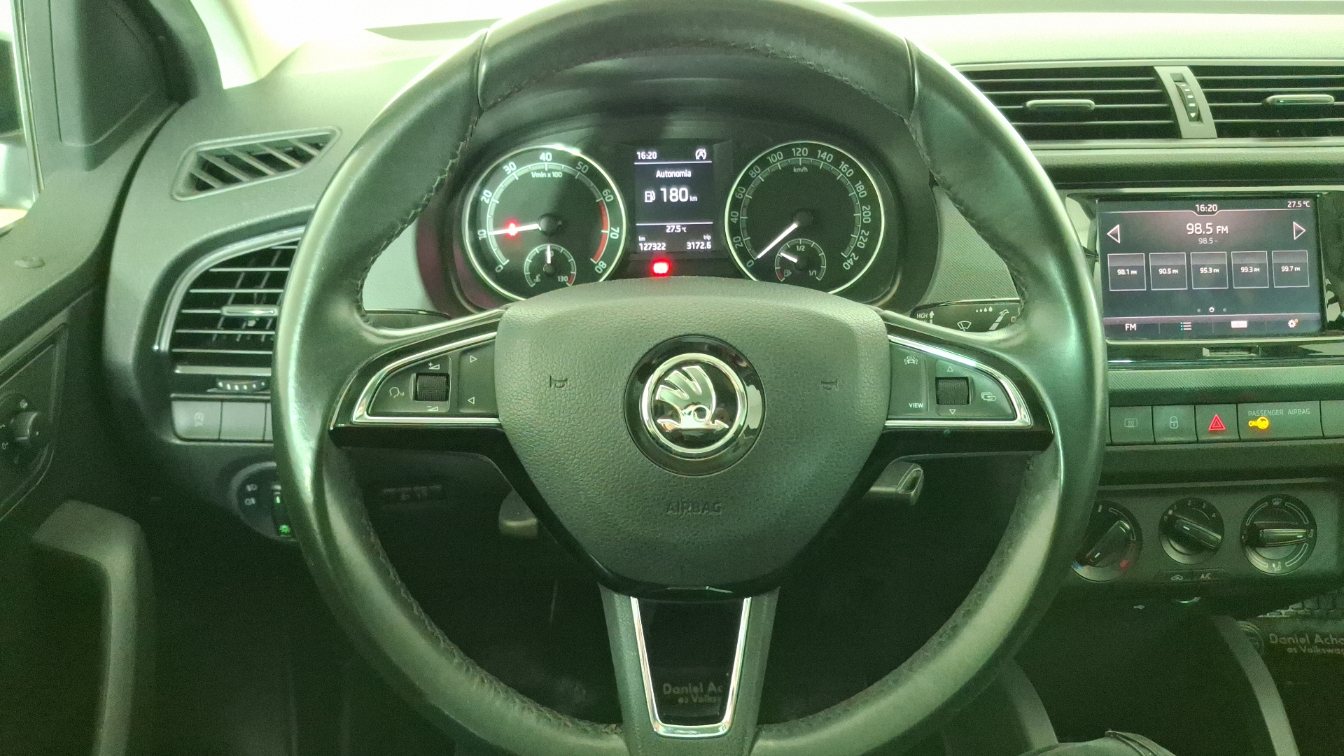 Škoda Fabia — foto 8 de 15