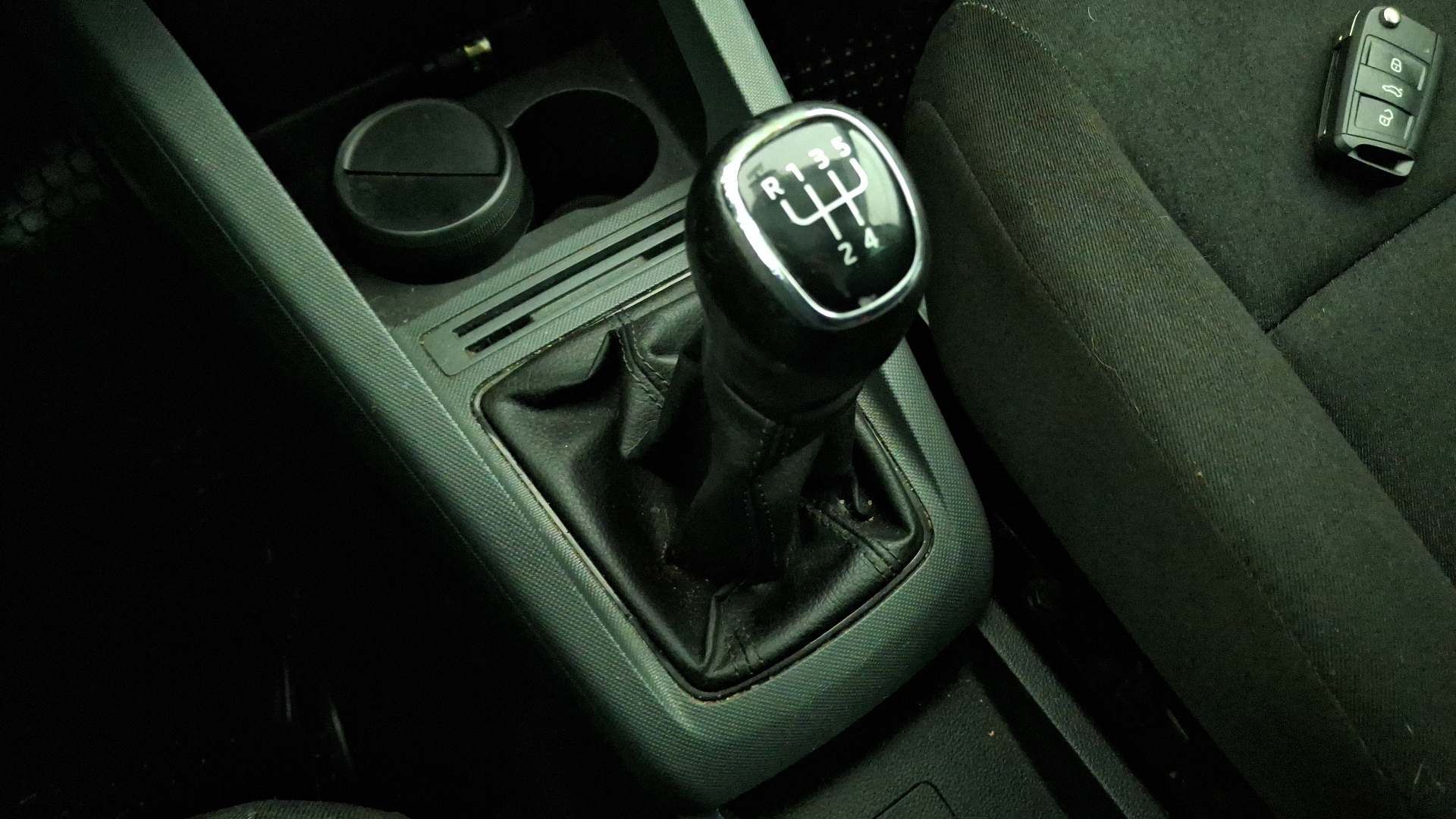 Škoda Fabia — foto 11 de 15