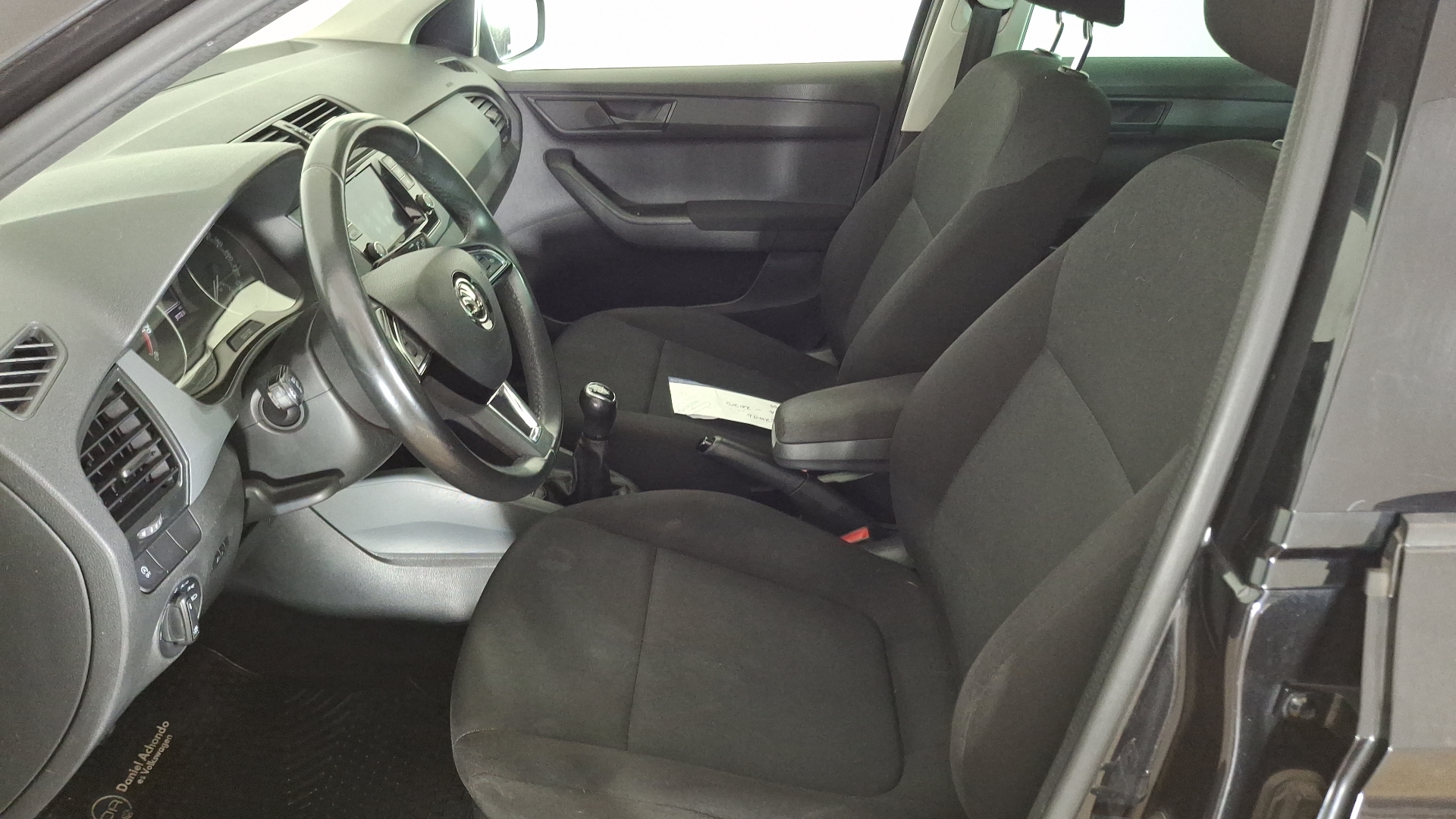 Škoda Fabia — foto 12 de 15