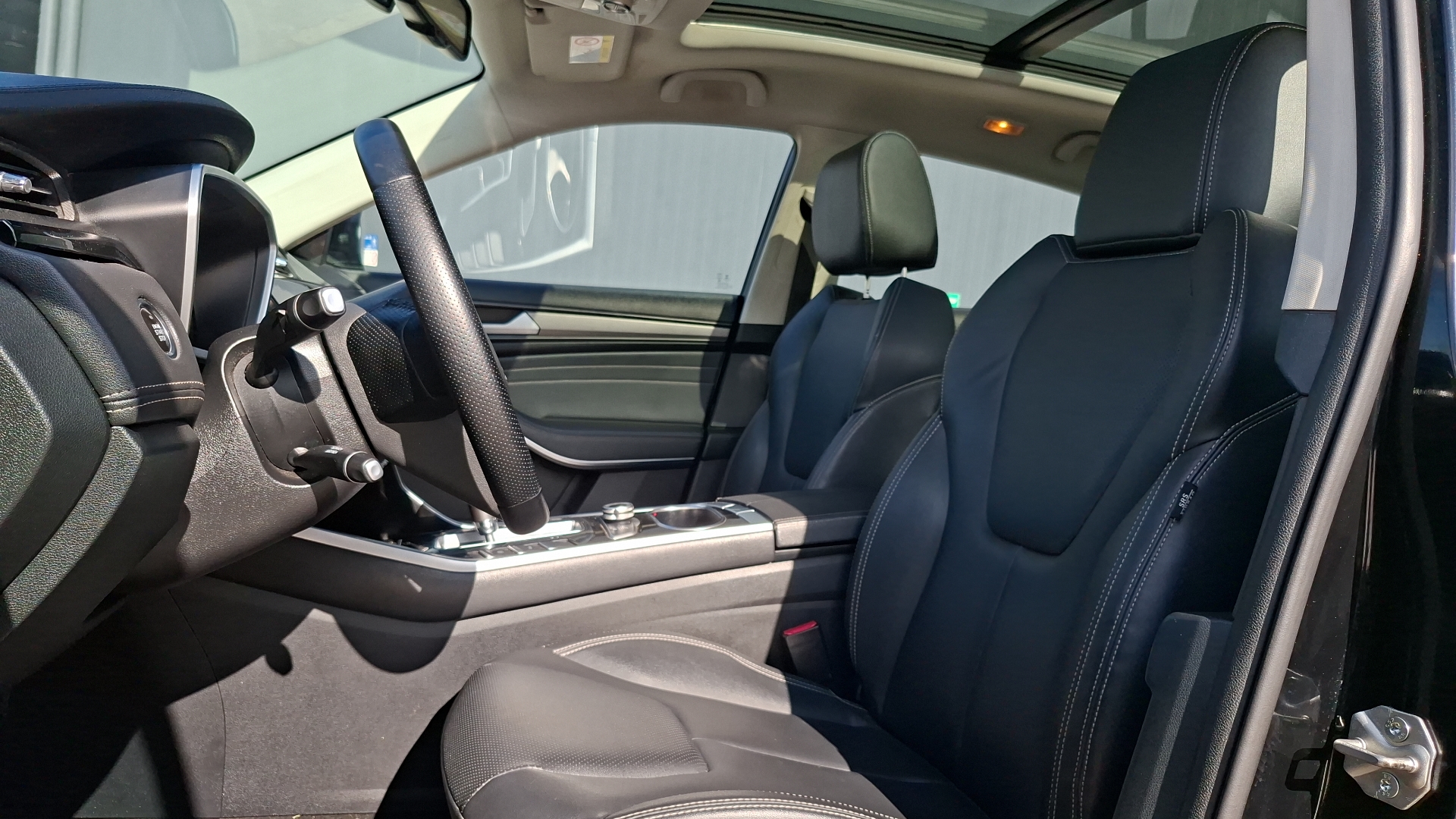 Ford Territory — foto 14 de 16
