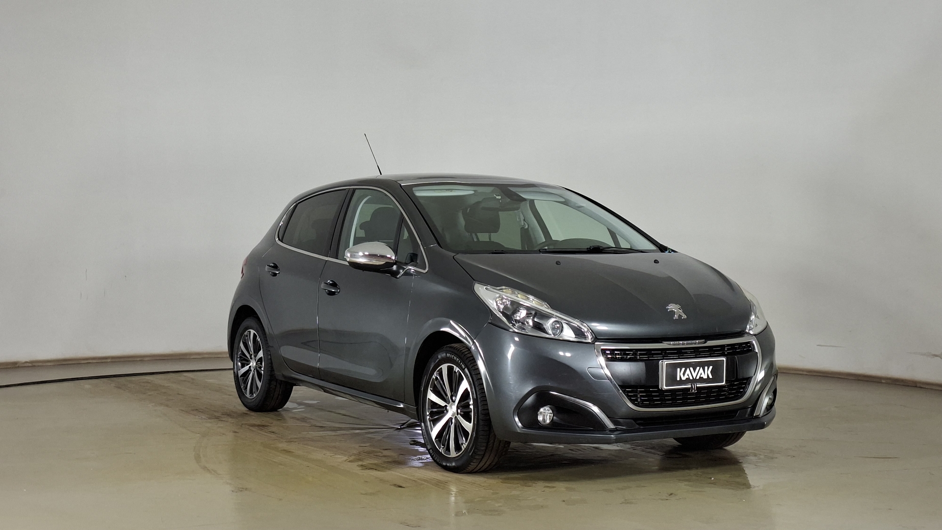 Peugeot 208 — foto 3 de 17