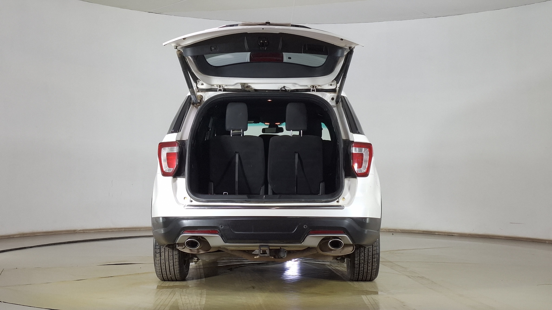 Ford Explorer — foto 6 de 17