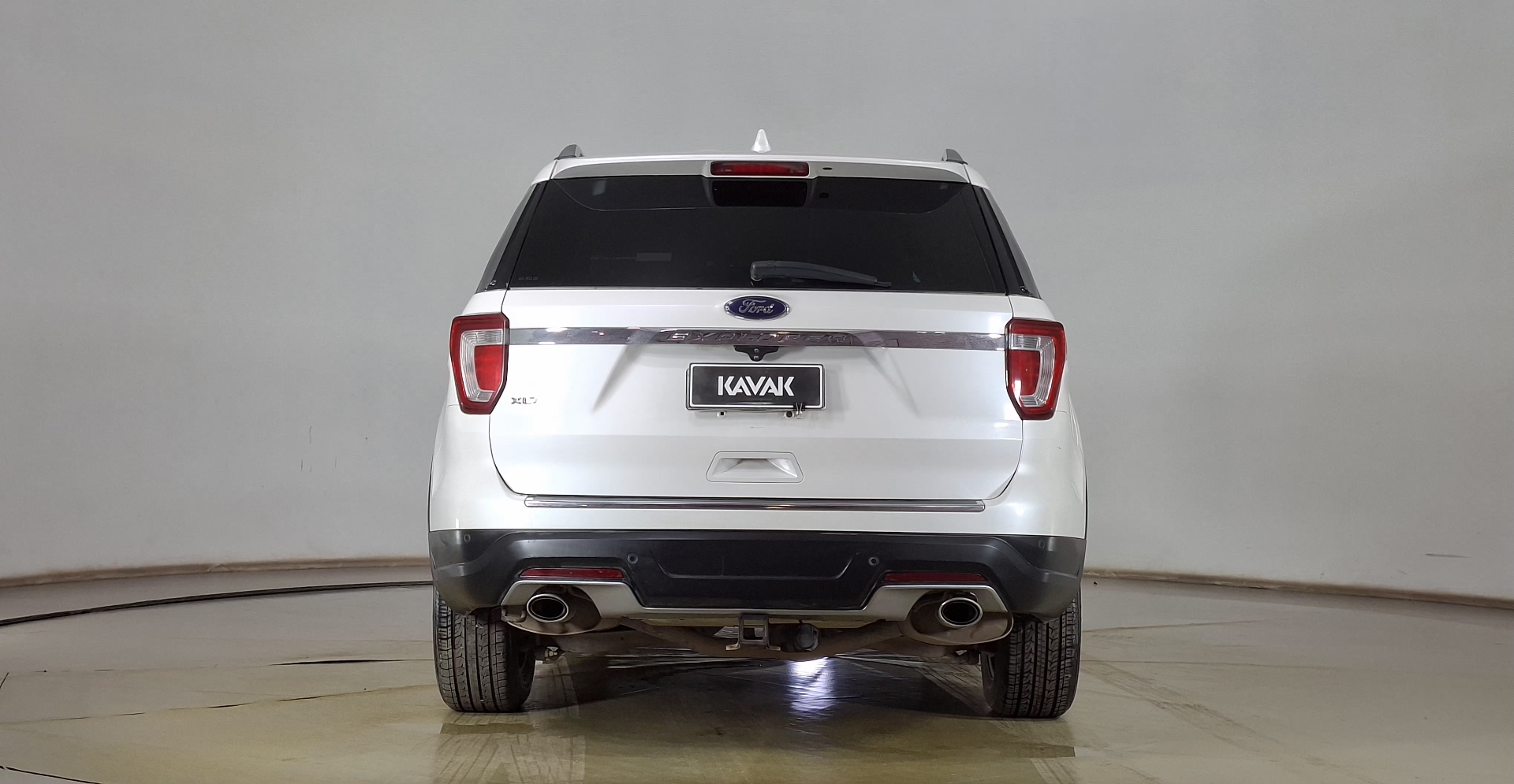 Ford Explorer — foto 5 de 17