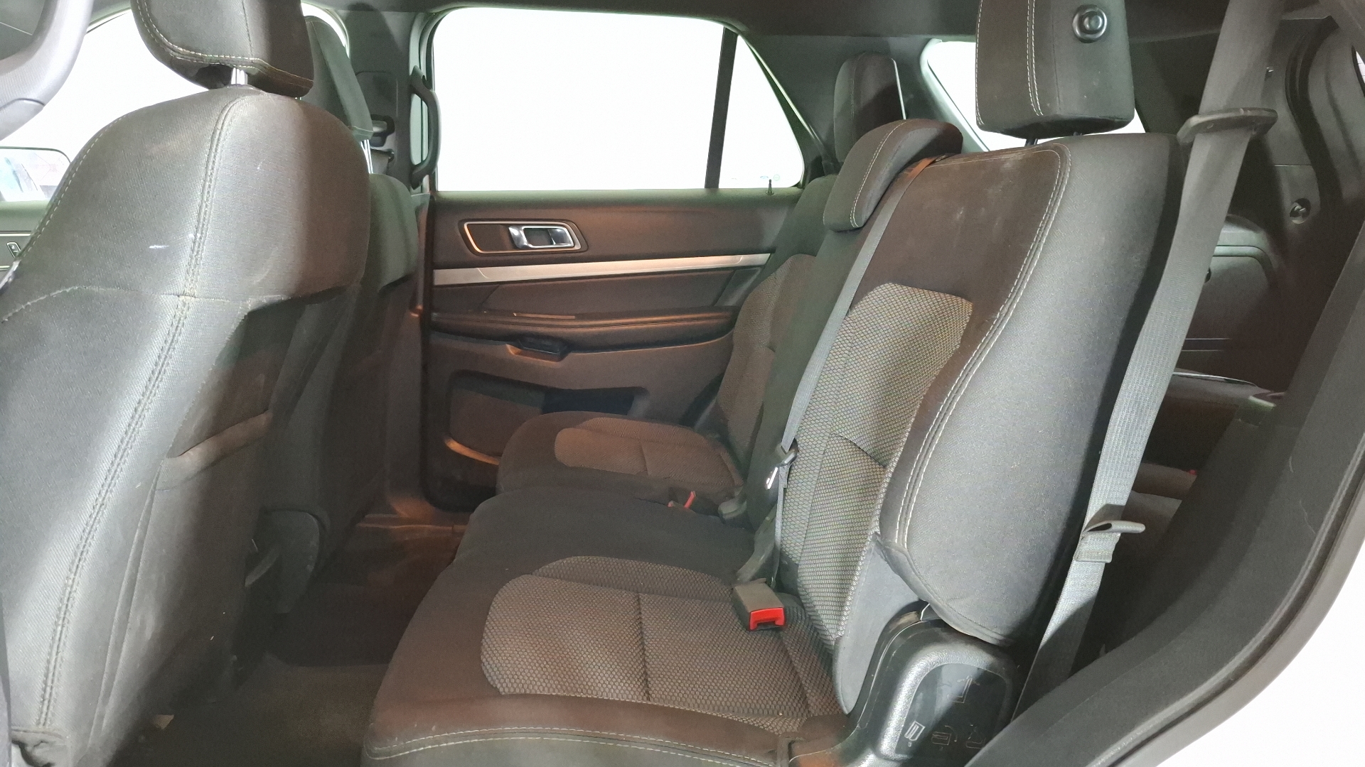 Ford Explorer — foto 14 de 17