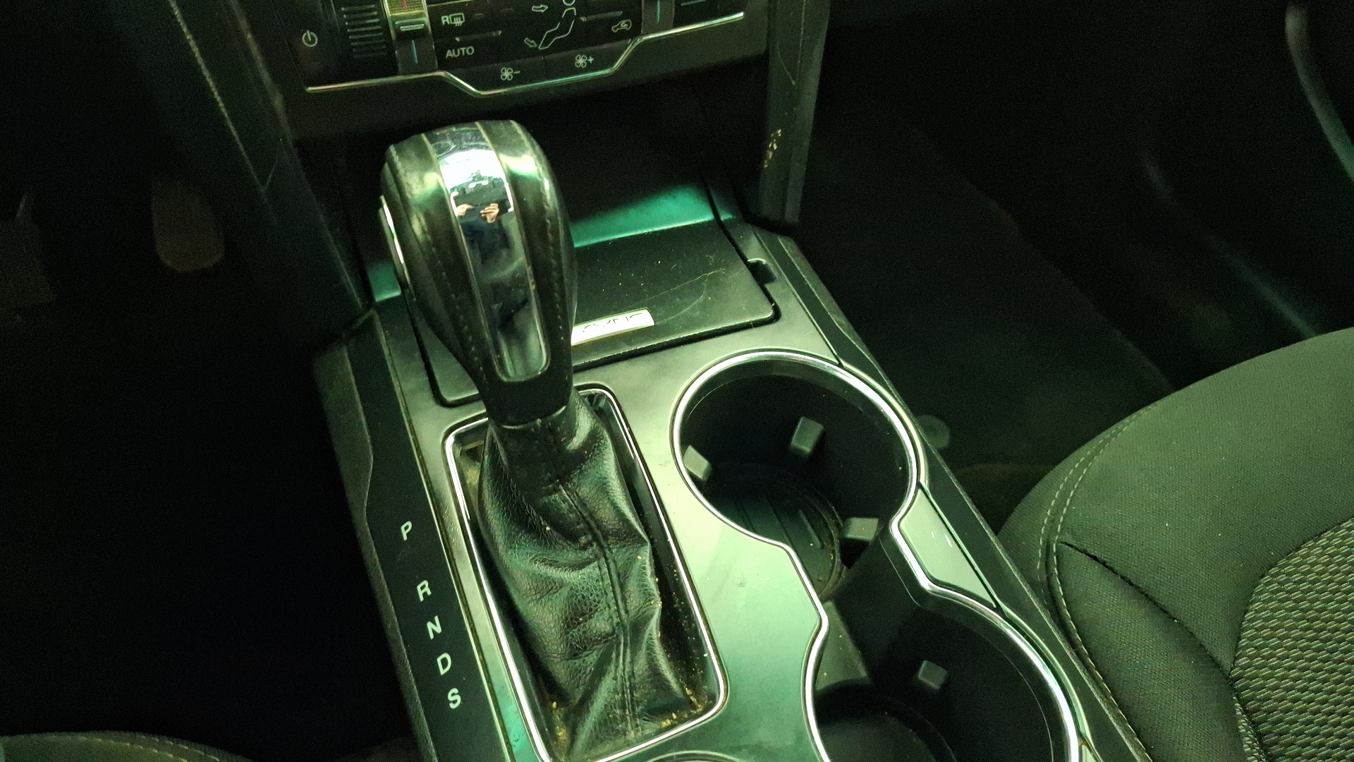 Ford Explorer — foto 11 de 17
