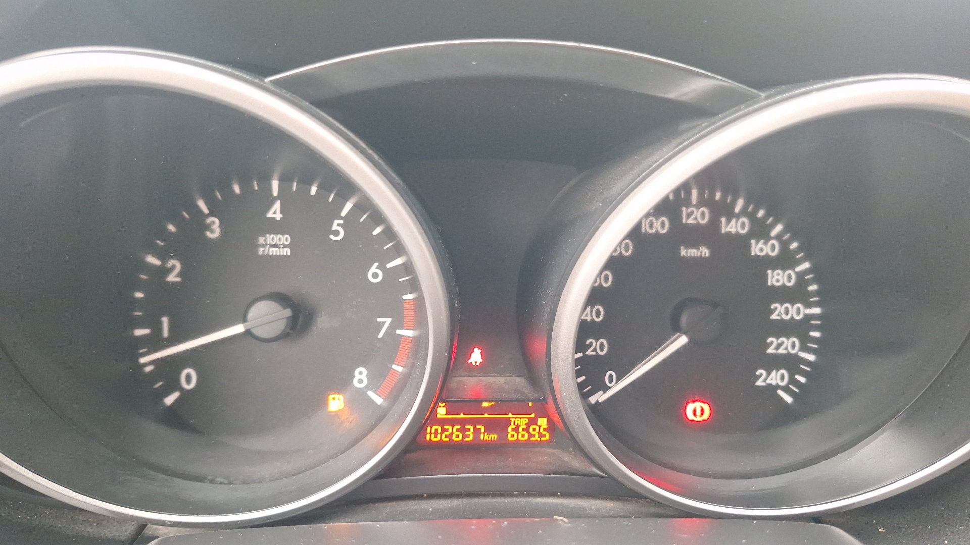 Mazda 5 — foto 9 de 16