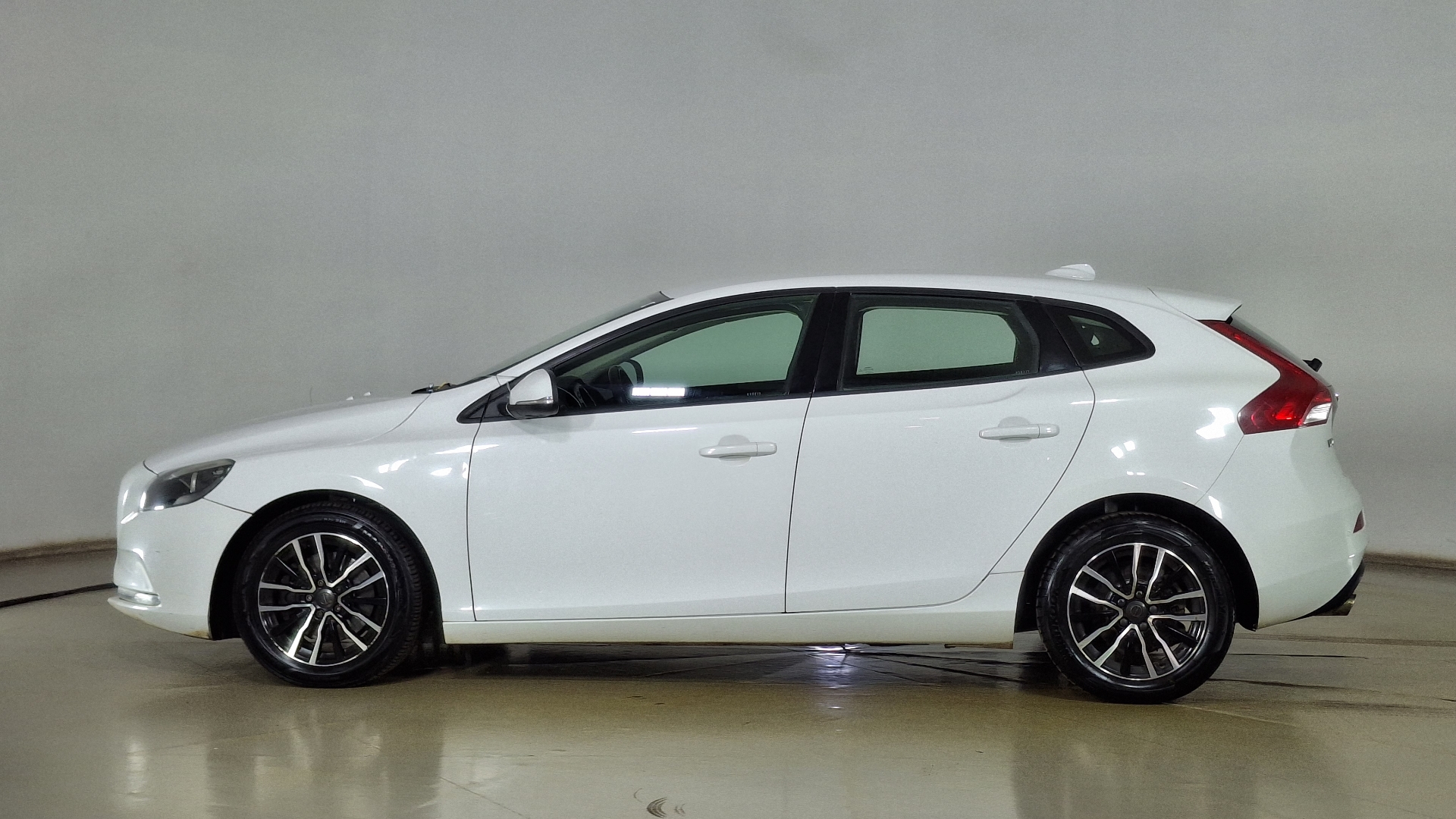Volvo V40 — foto 7 de 15