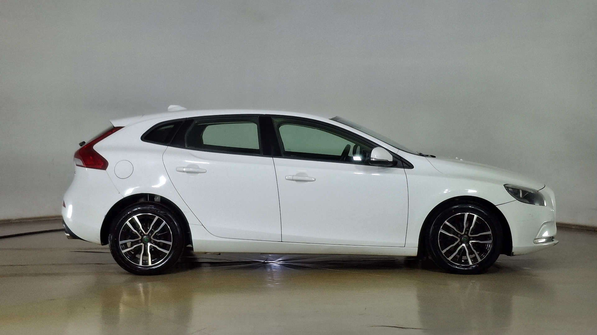 Volvo V40 — foto 4 de 15