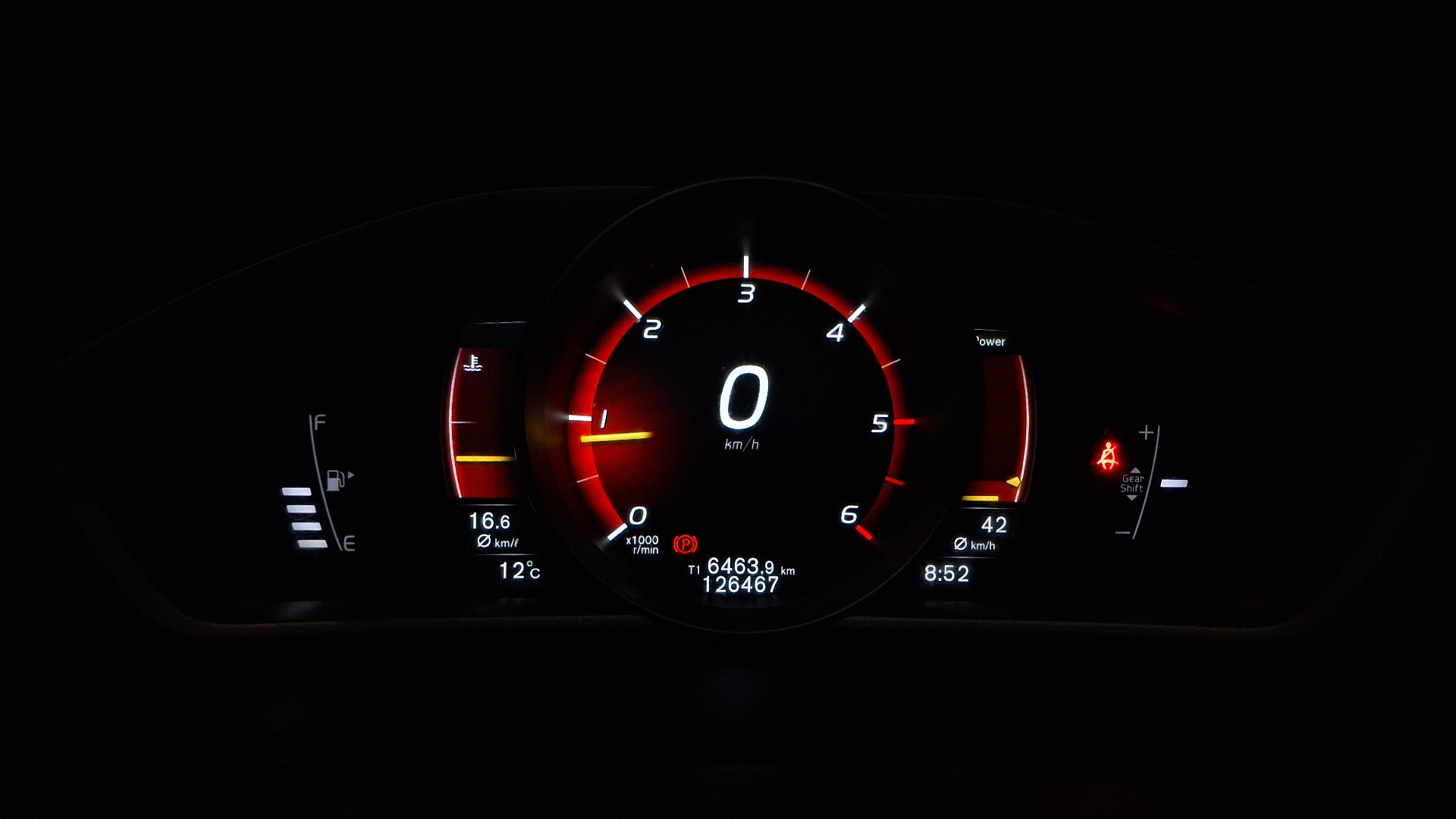 Volvo V40 — foto 9 de 15