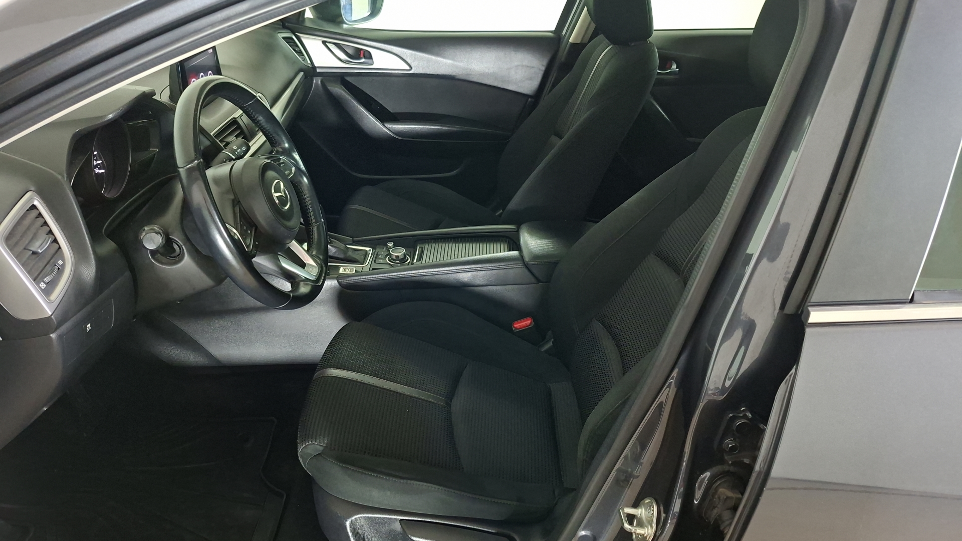 Mazda 3 — foto 14 de 17