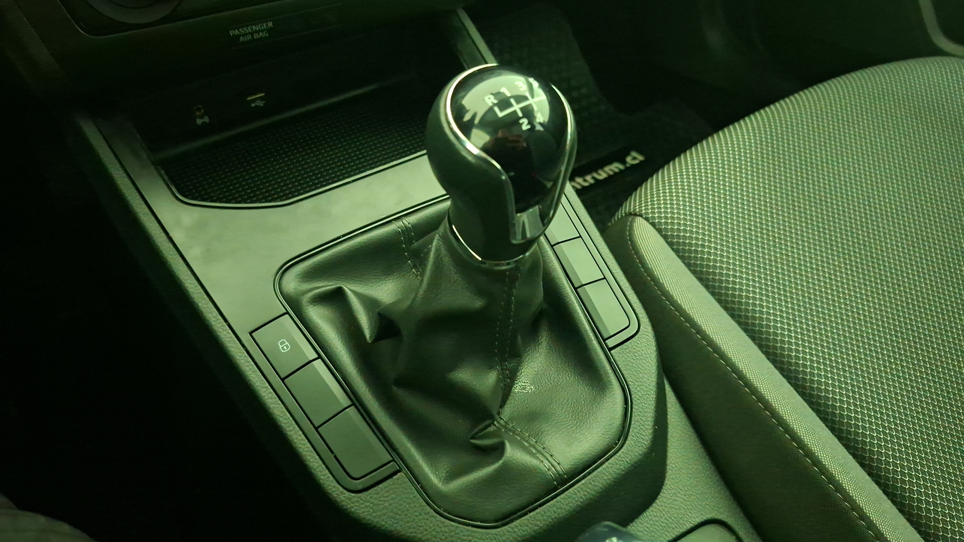 SEAT Ibiza — foto 11 de 15