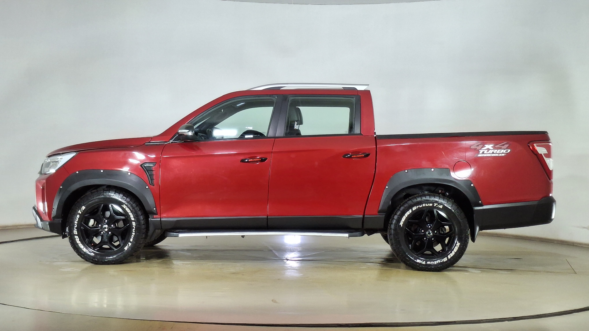 SsangYong Grand Musso — foto 7 de 16