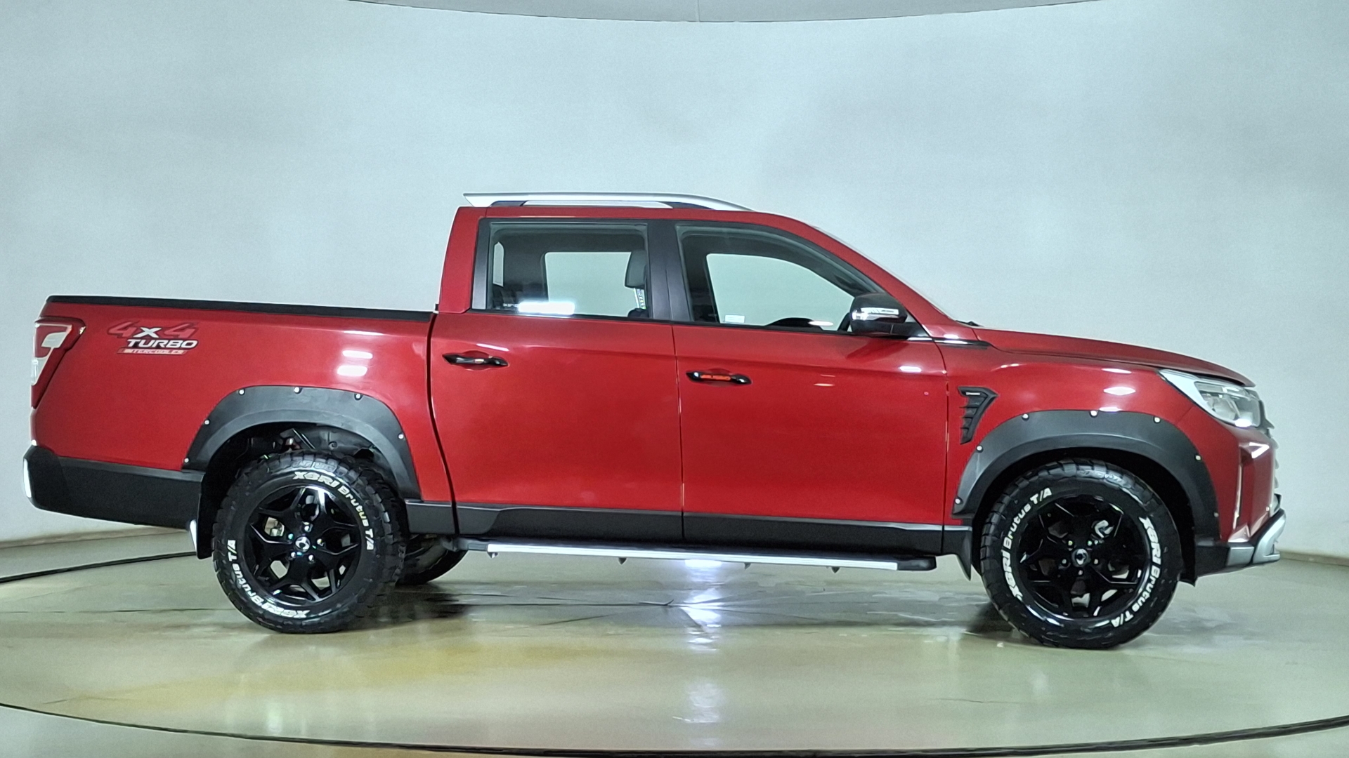 SsangYong Grand Musso — foto 4 de 16