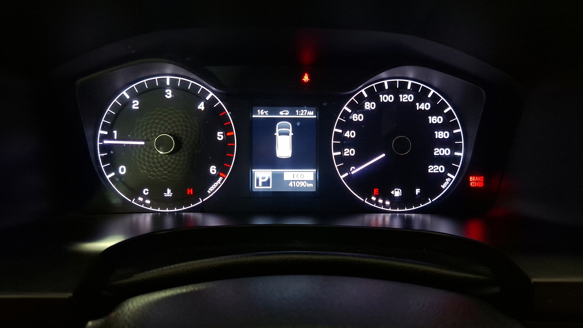 SsangYong Grand Musso — foto 9 de 16