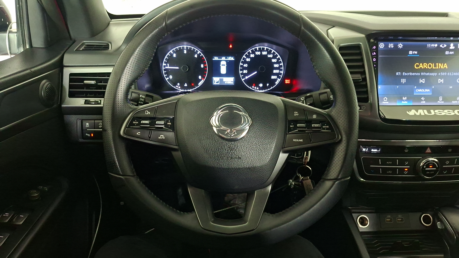 SsangYong Grand Musso — foto 8 de 16