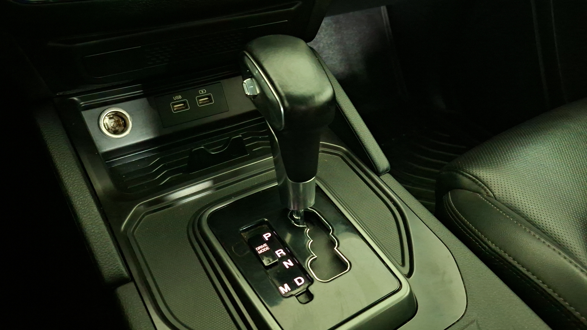 SsangYong Grand Musso — foto 11 de 16
