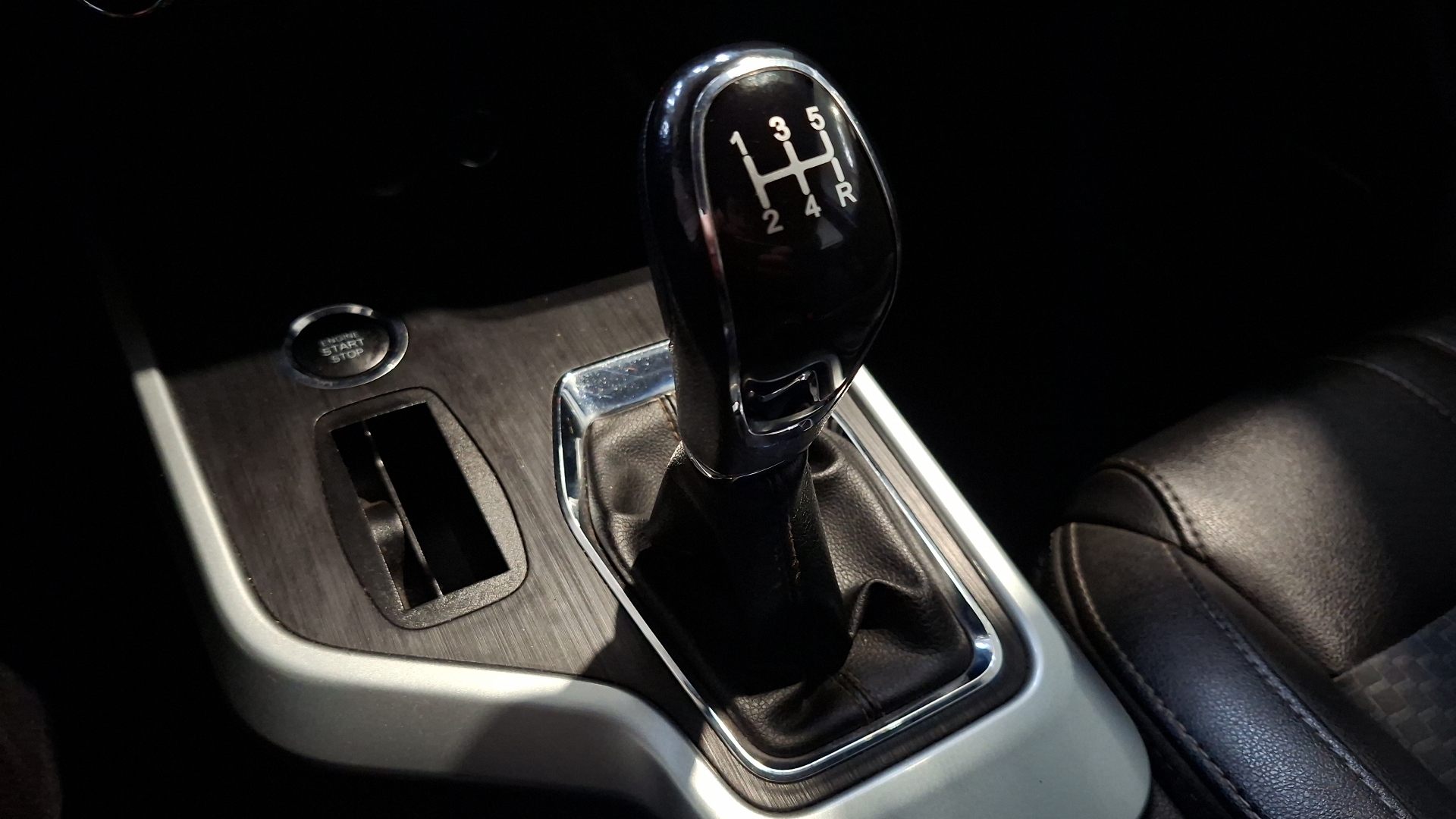 Chery Tiggo 3 — foto 11 de 15