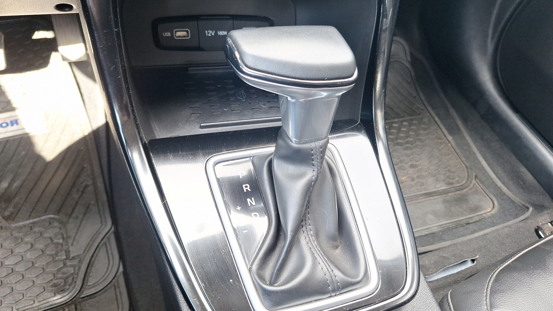 Hyundai Creta — foto 11 de 15