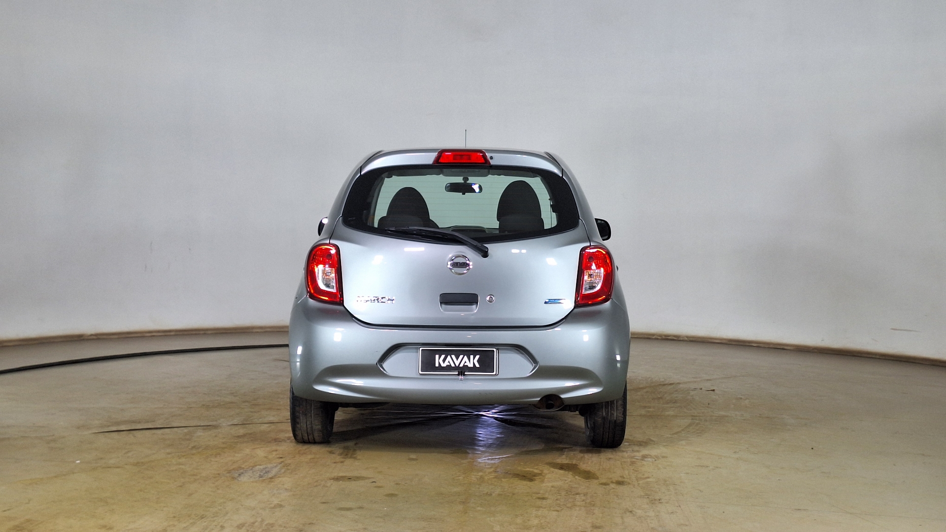 Nissan March — foto 5 de 15