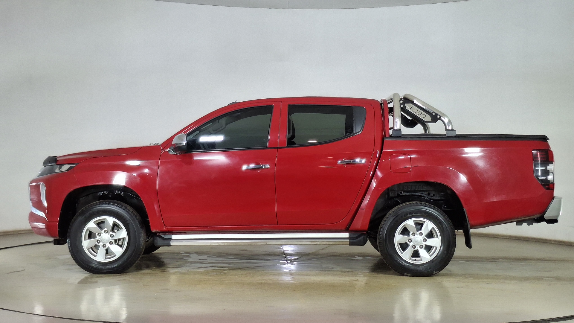 Mitsubishi L200 — foto 7 de 16