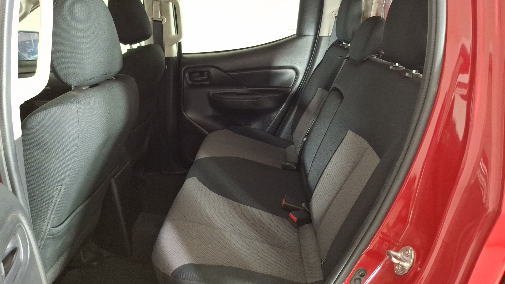 Mitsubishi L200 — foto 14 de 16