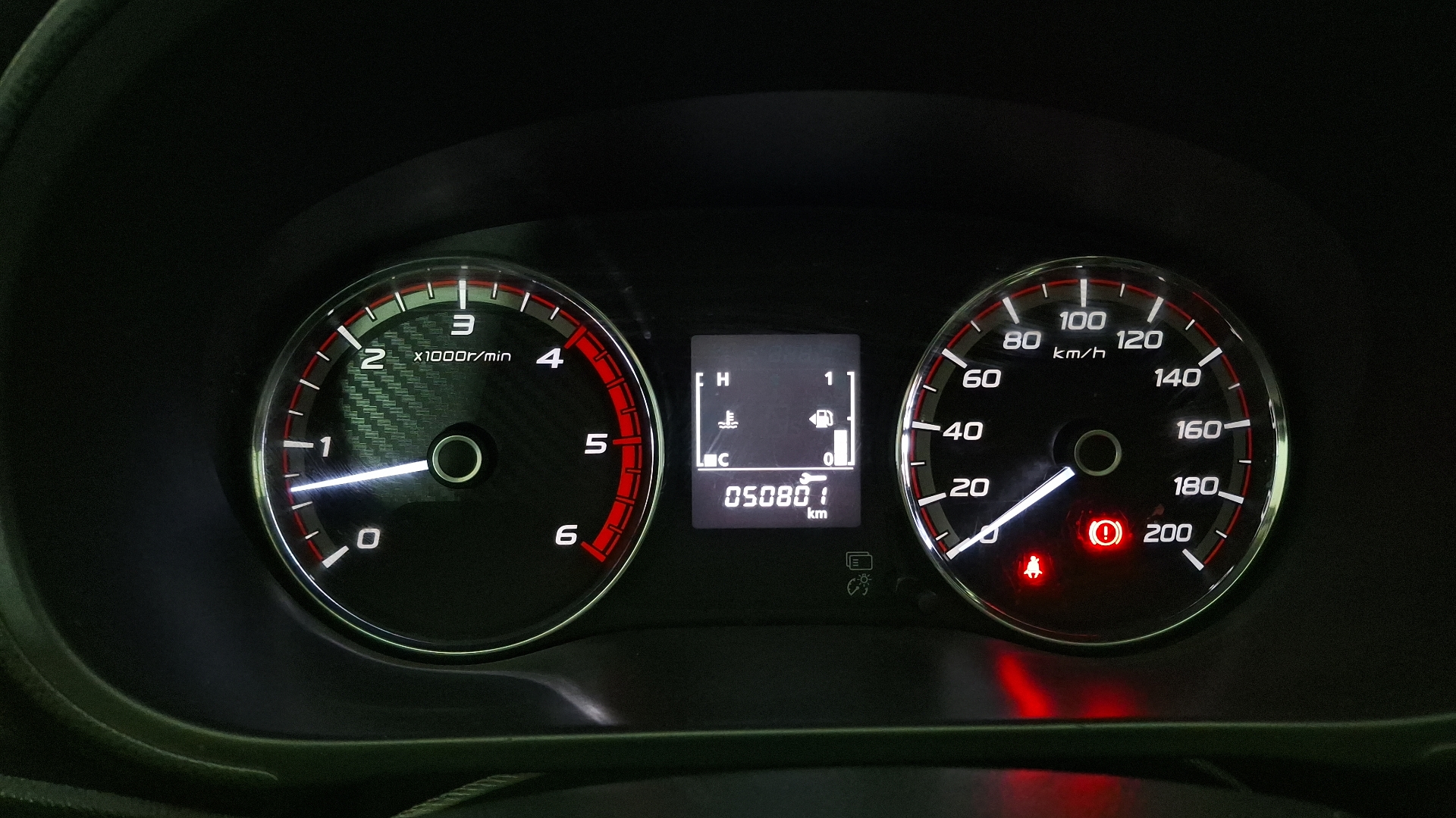 Mitsubishi L200 — foto 9 de 16