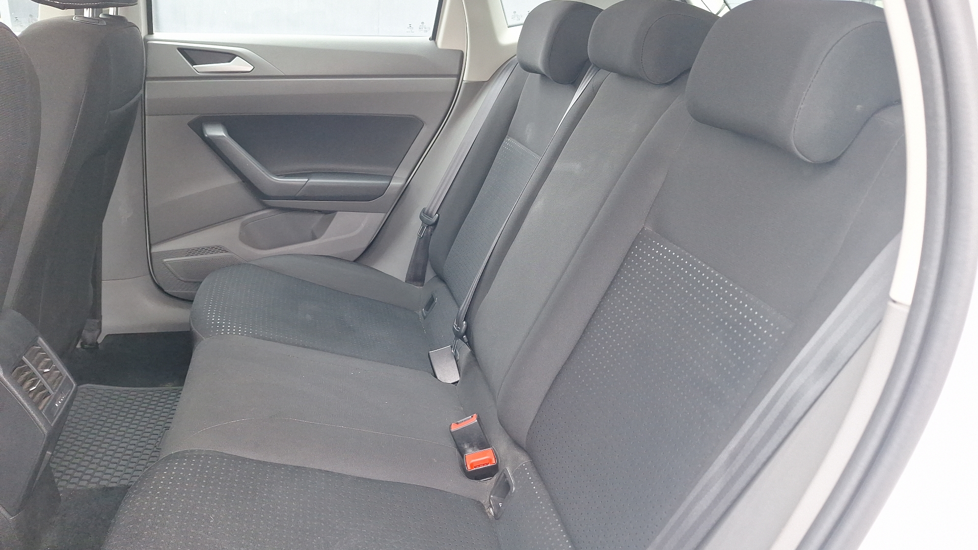 Volkswagen Polo — foto 12 de 14