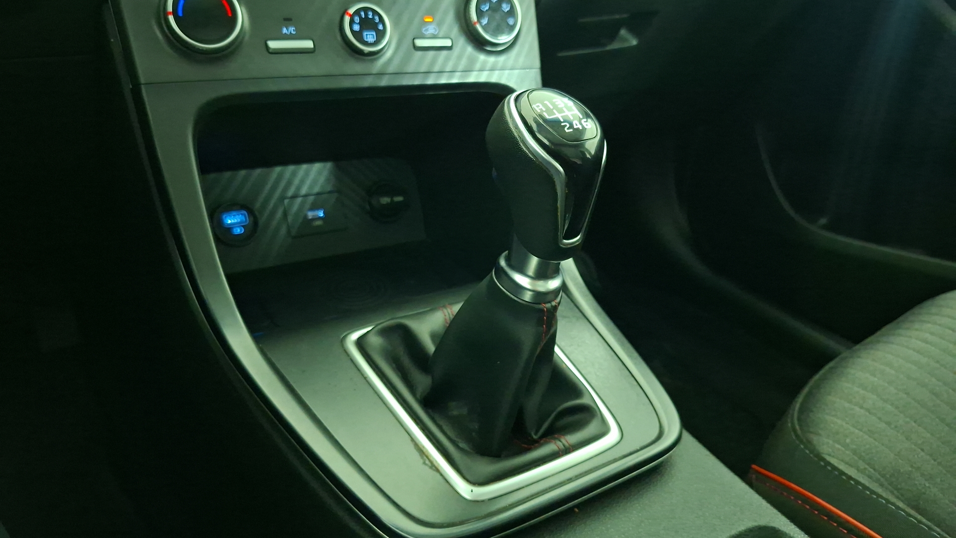 Hyundai Creta — foto 11 de 16