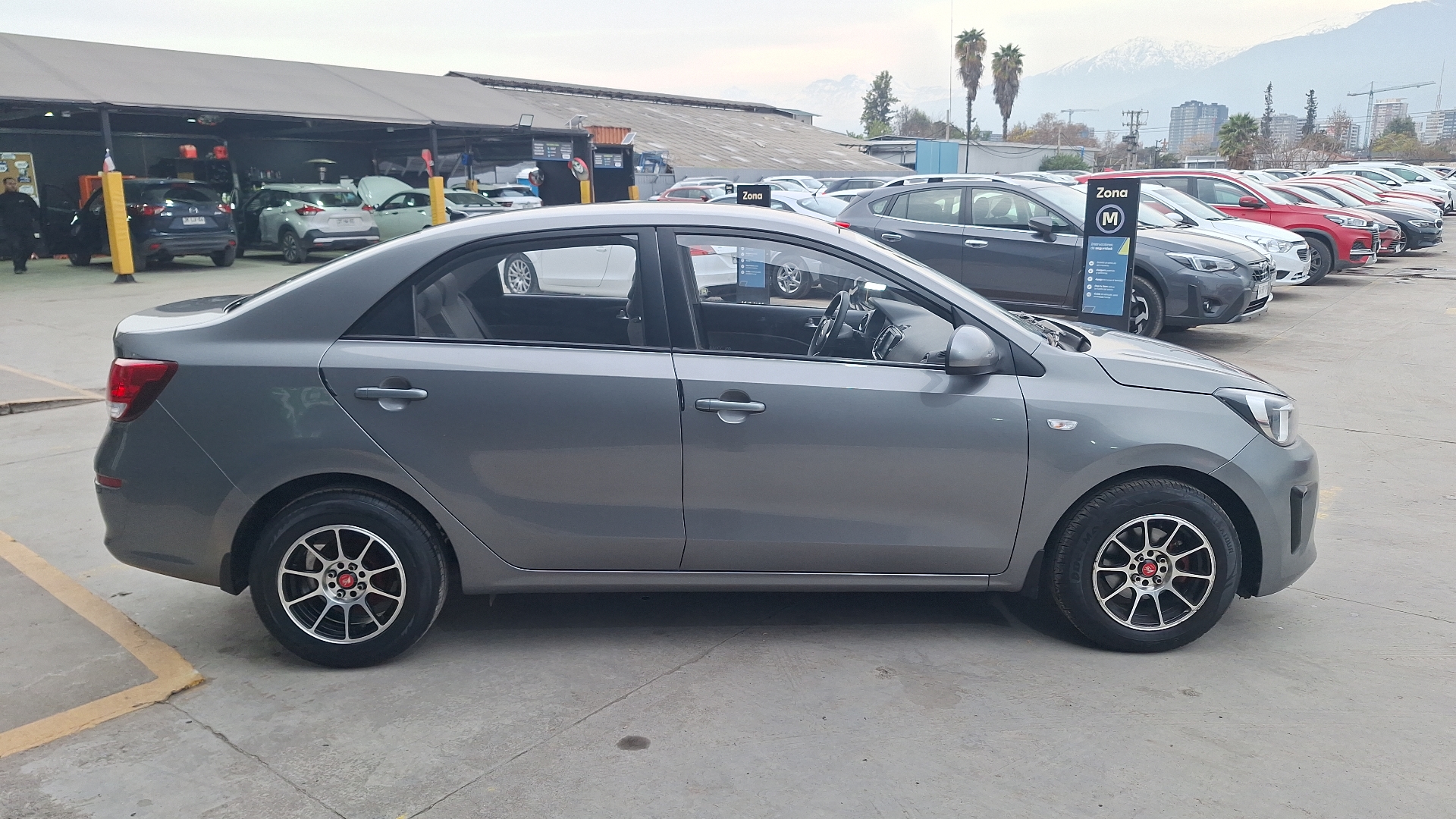 KIA Soluto — foto 5 de 15
