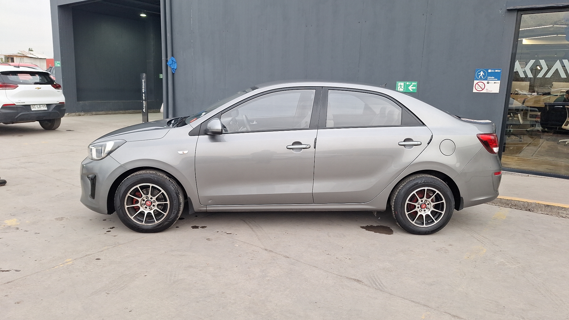 KIA Soluto — foto 2 de 15