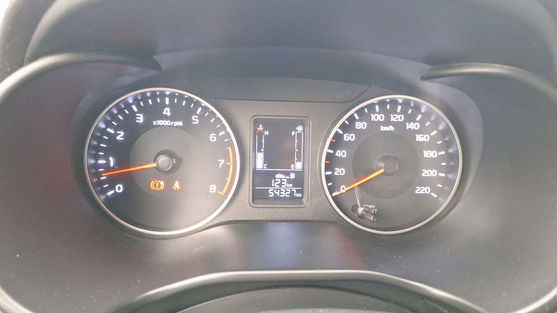 KIA Soluto — foto 9 de 15
