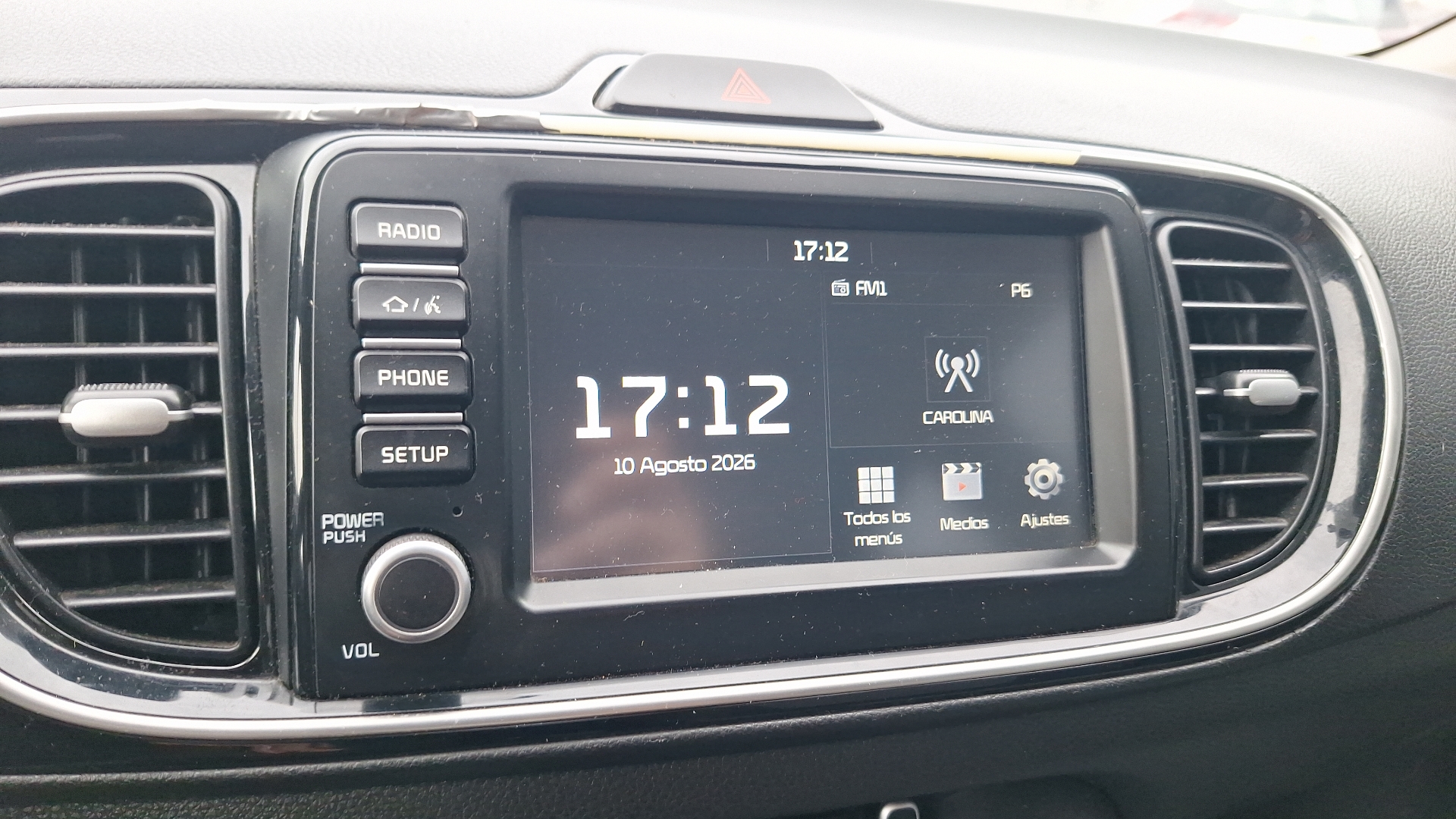 KIA Soluto — foto 10 de 15