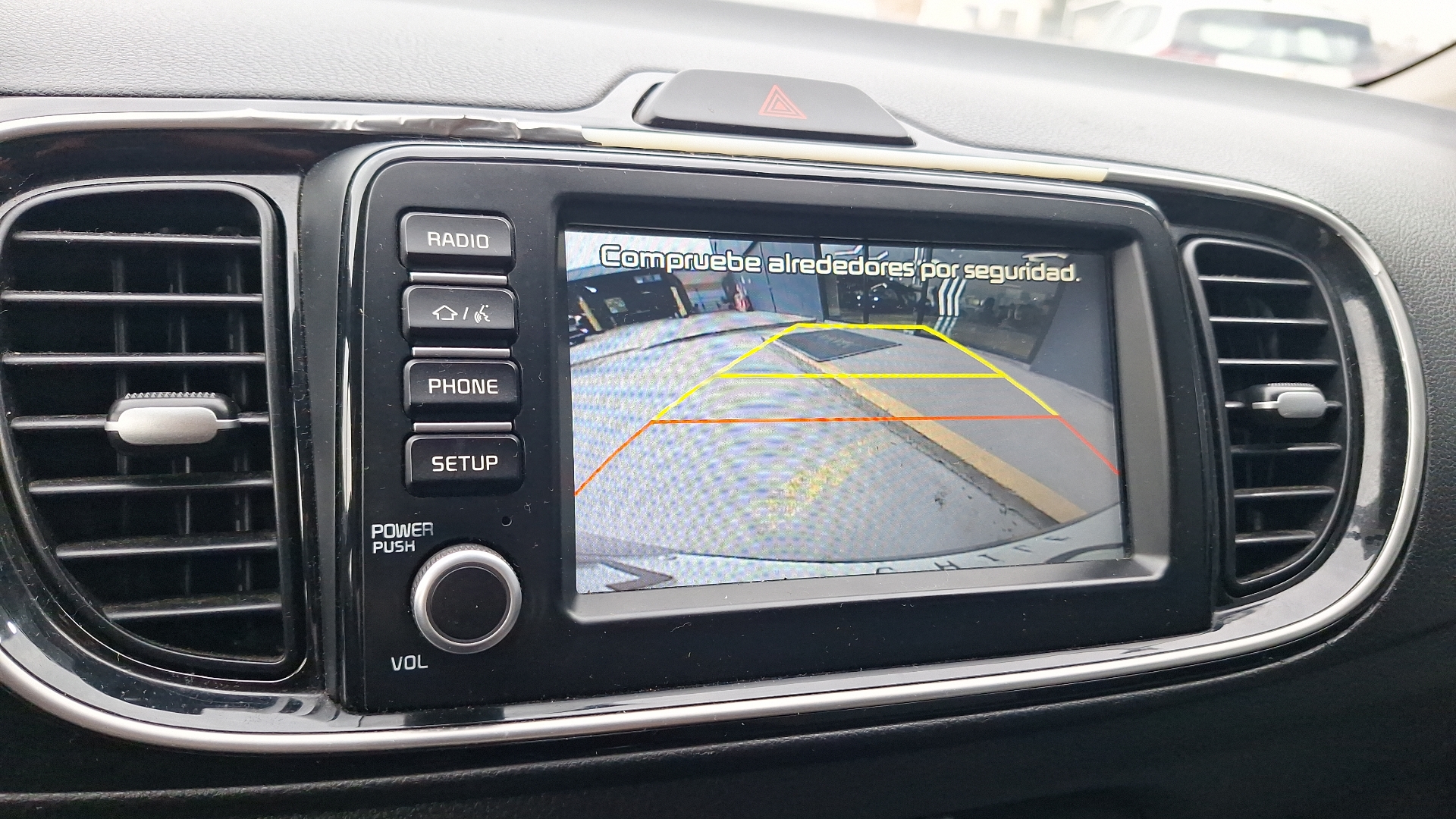 KIA Soluto — foto 12 de 15