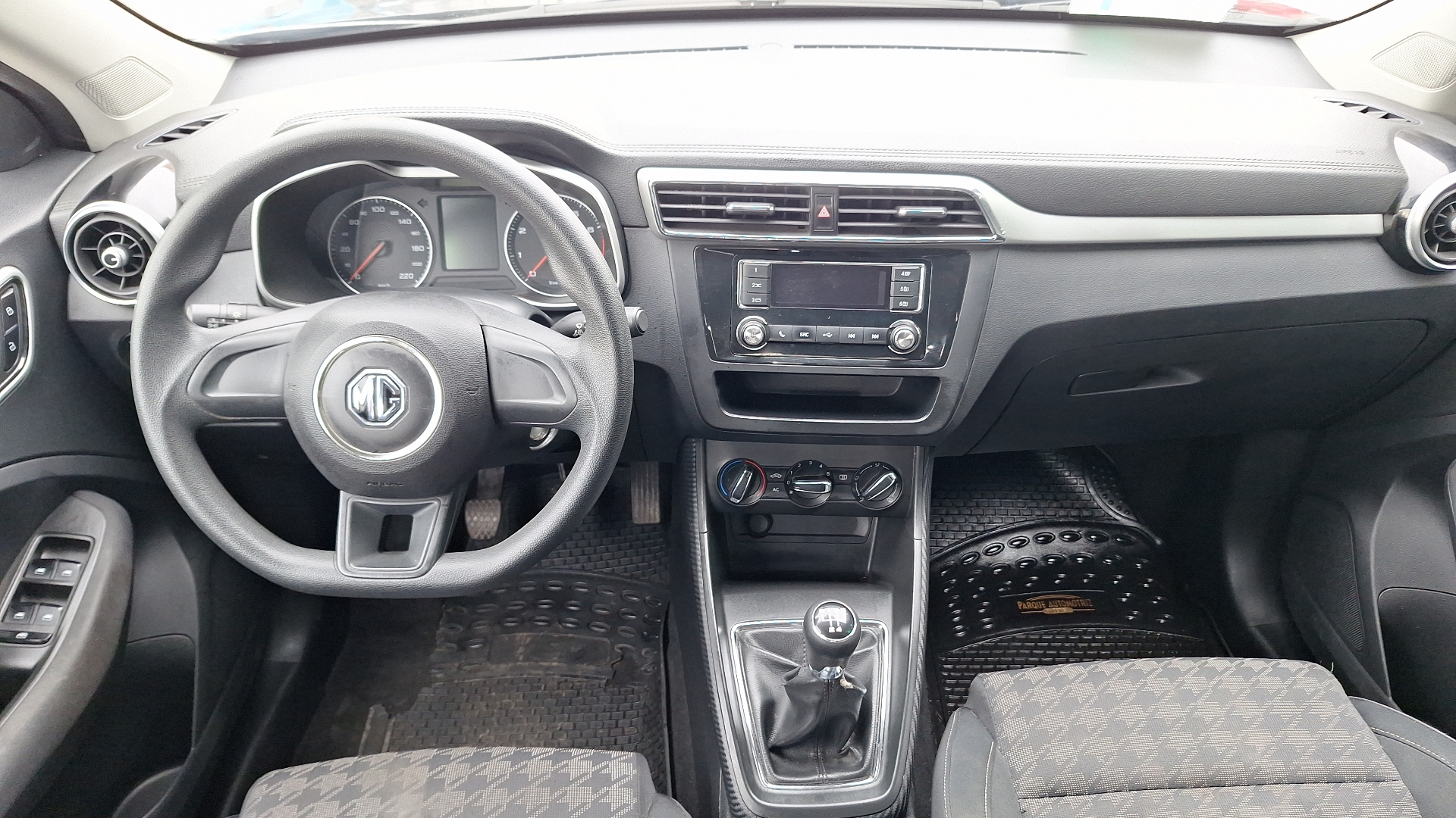 MG Zs — foto 6 de 14
