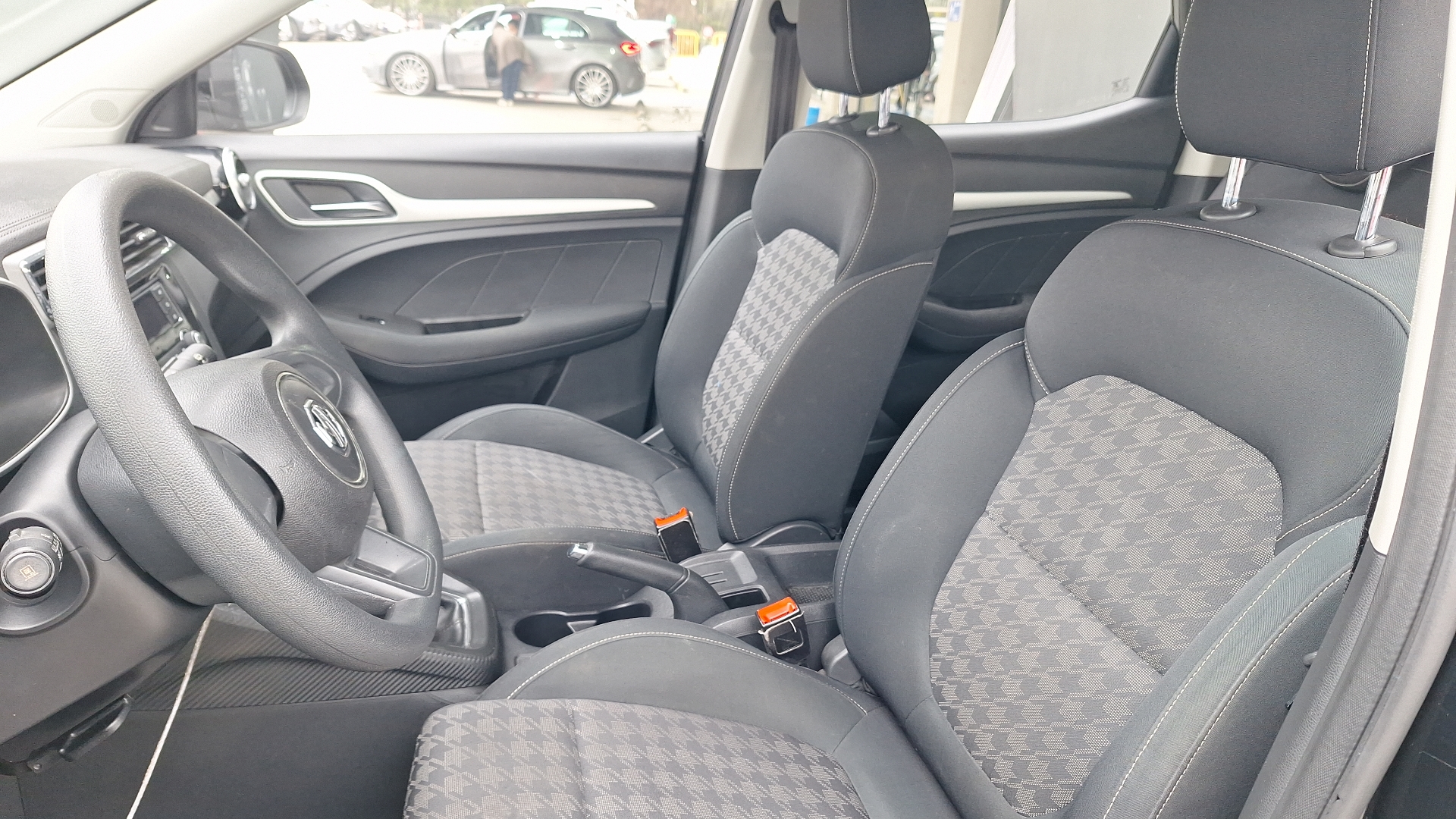 MG Zs — foto 13 de 14