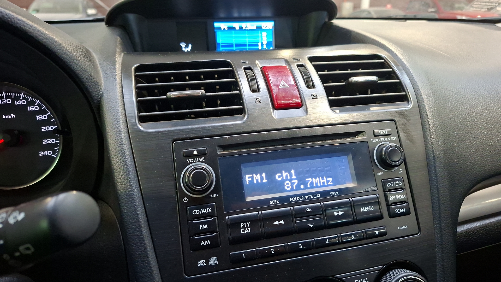 Subaru Xv — foto 10 de 16