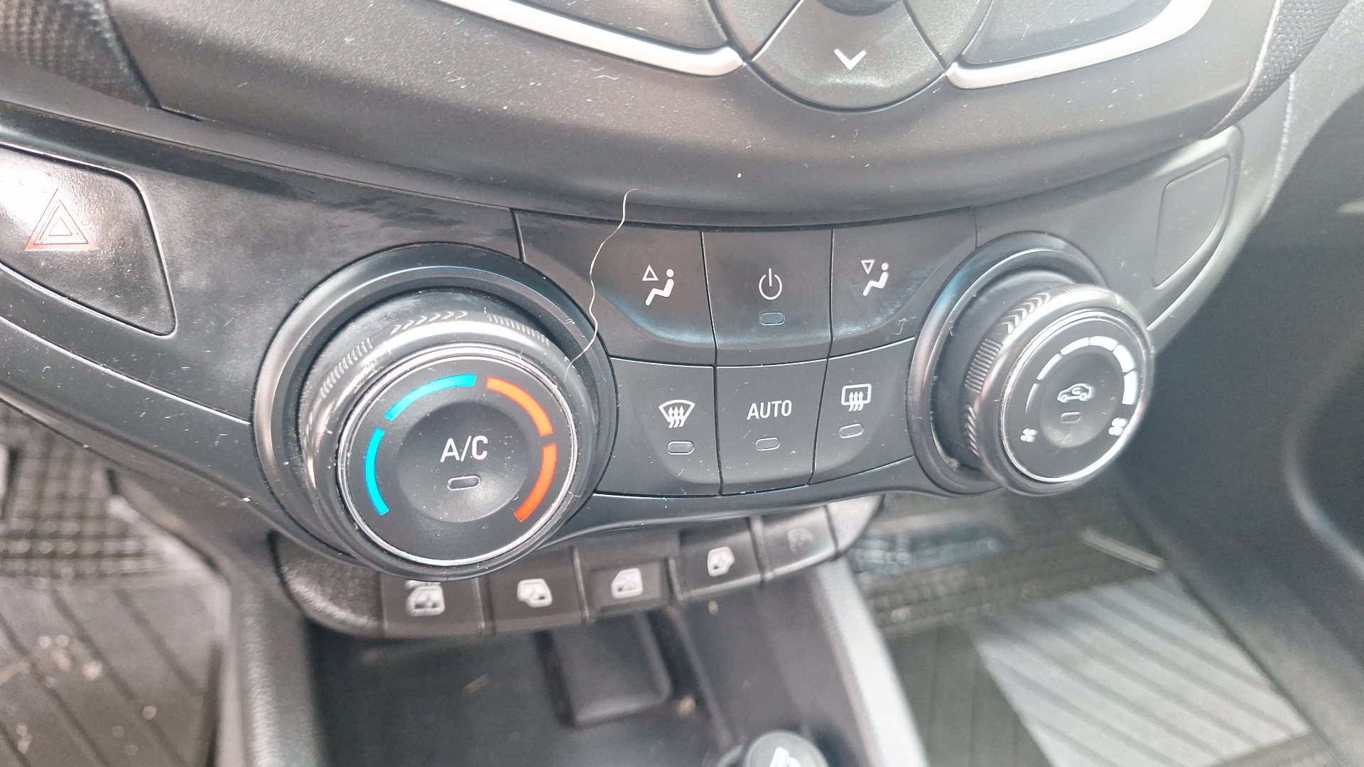 Chevrolet Sail — foto 14 de 14