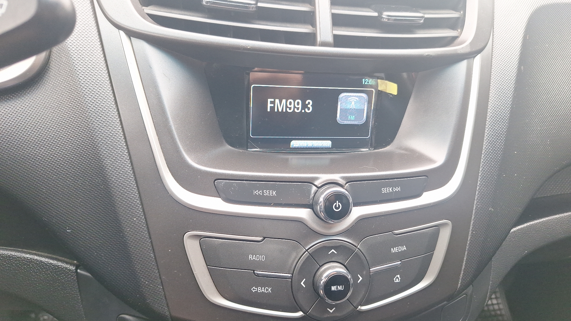 Chevrolet Sail — foto 10 de 14