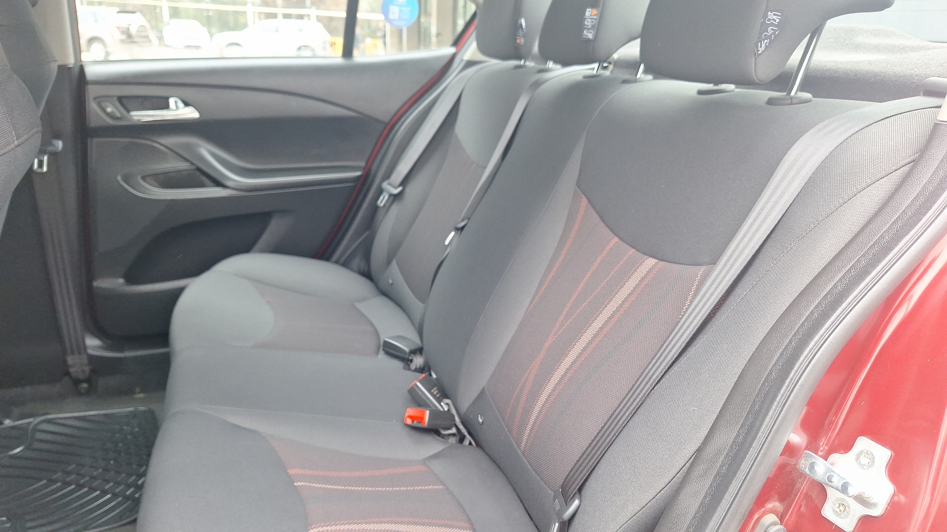 Chevrolet Sail — foto 12 de 14