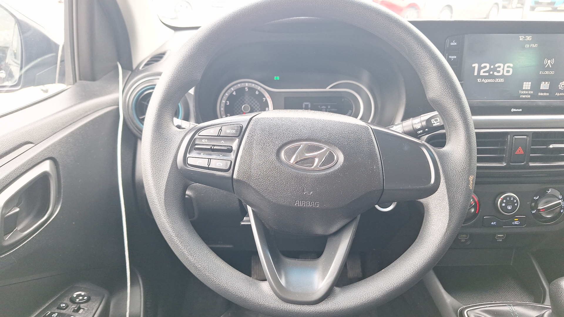 Hyundai Grand I10 — foto 8 de 15