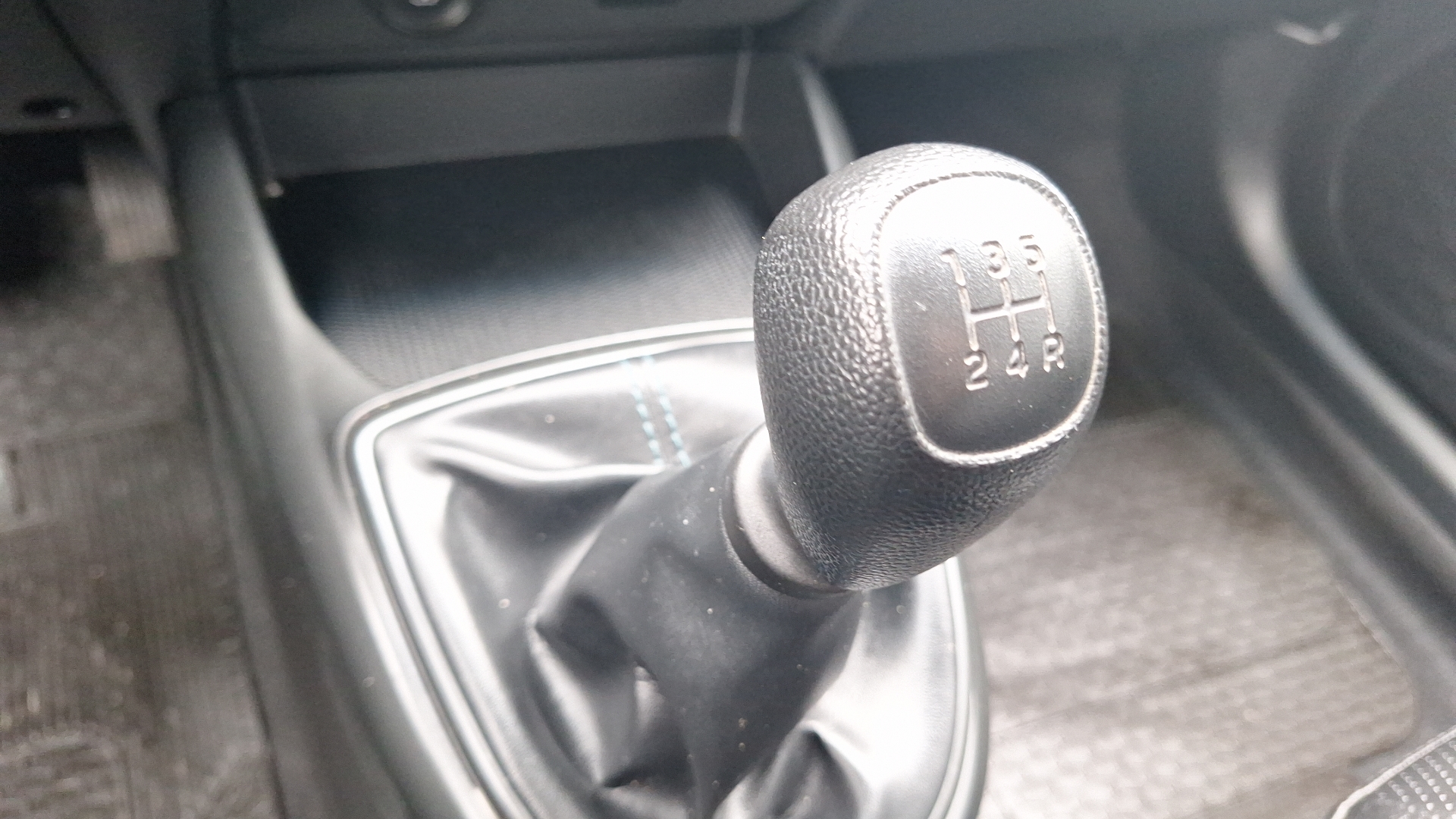 Hyundai Grand I10 — foto 11 de 15