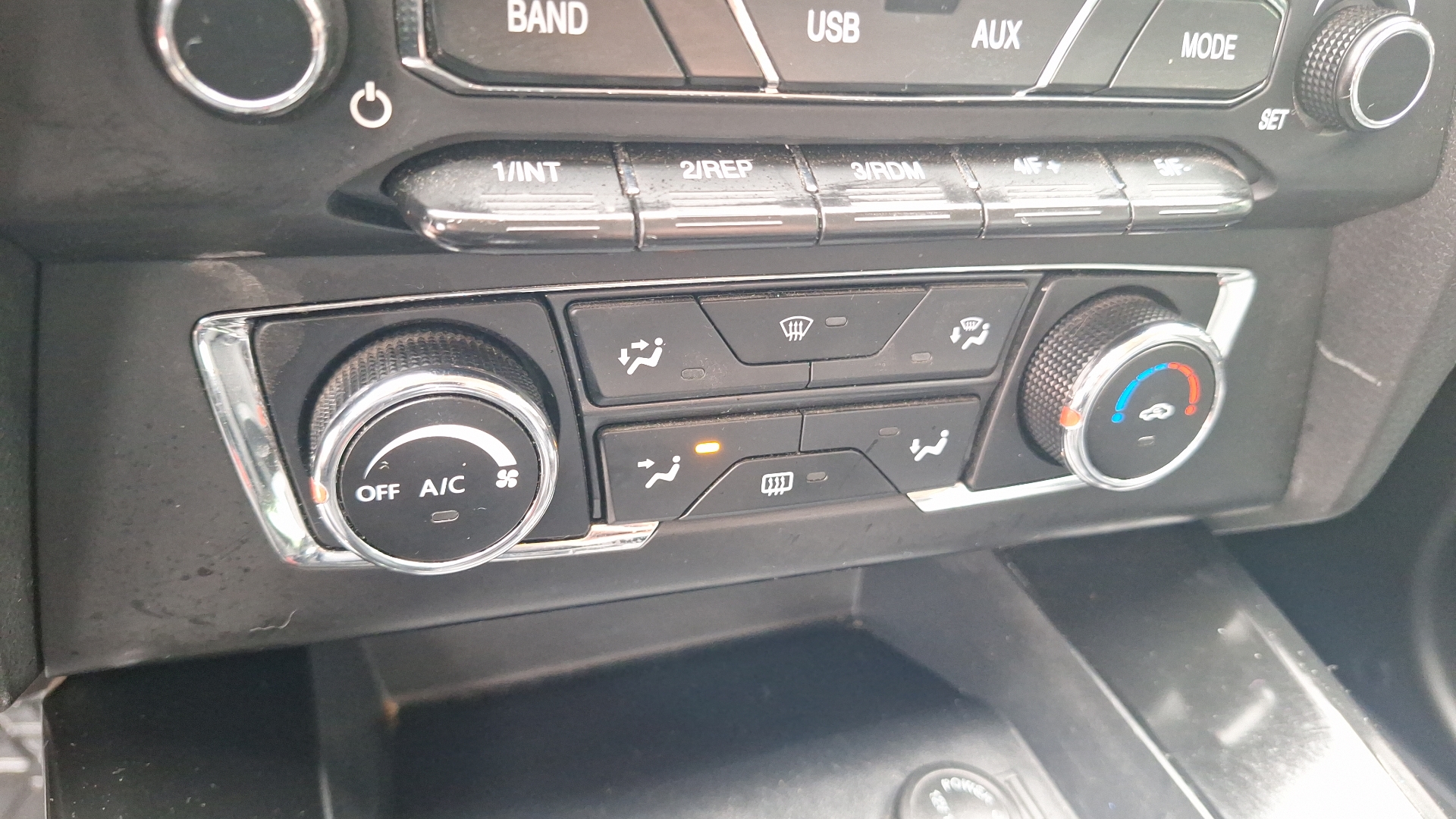 DFSK 560 — foto 13 de 13