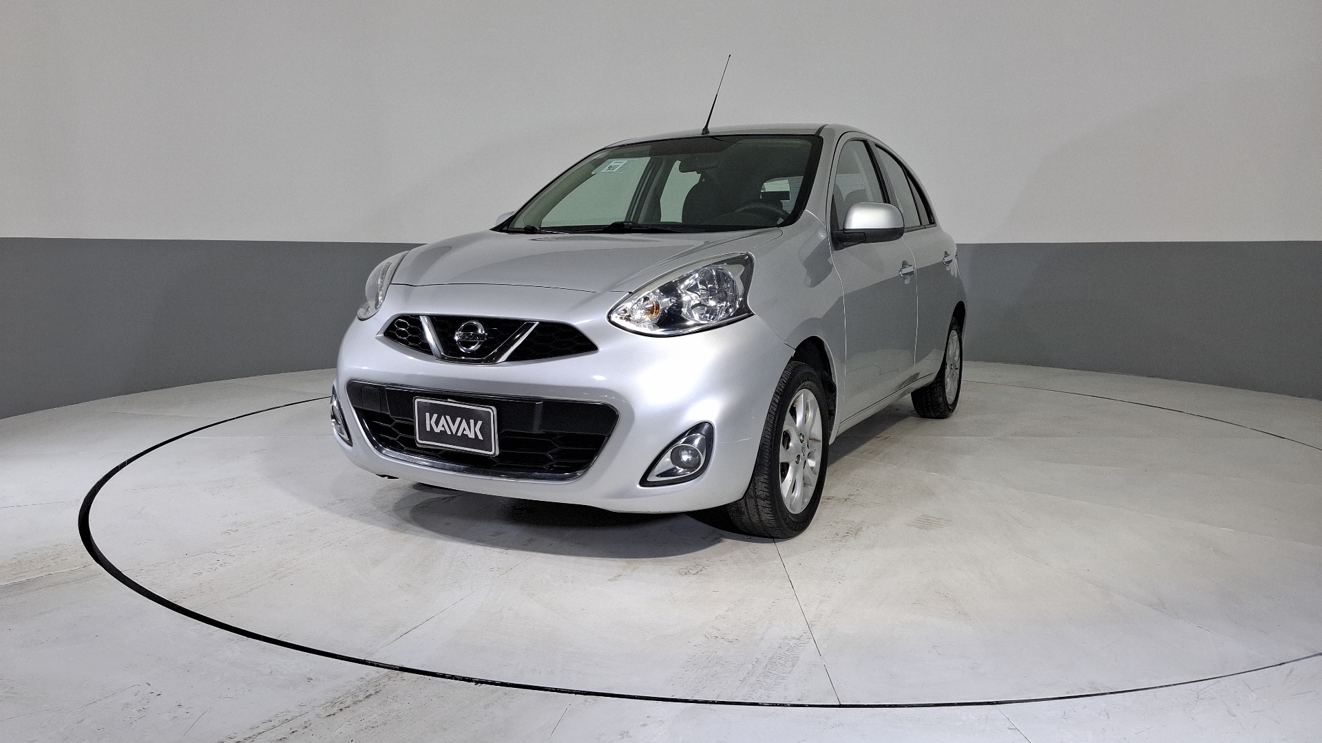 Nissan March 2016