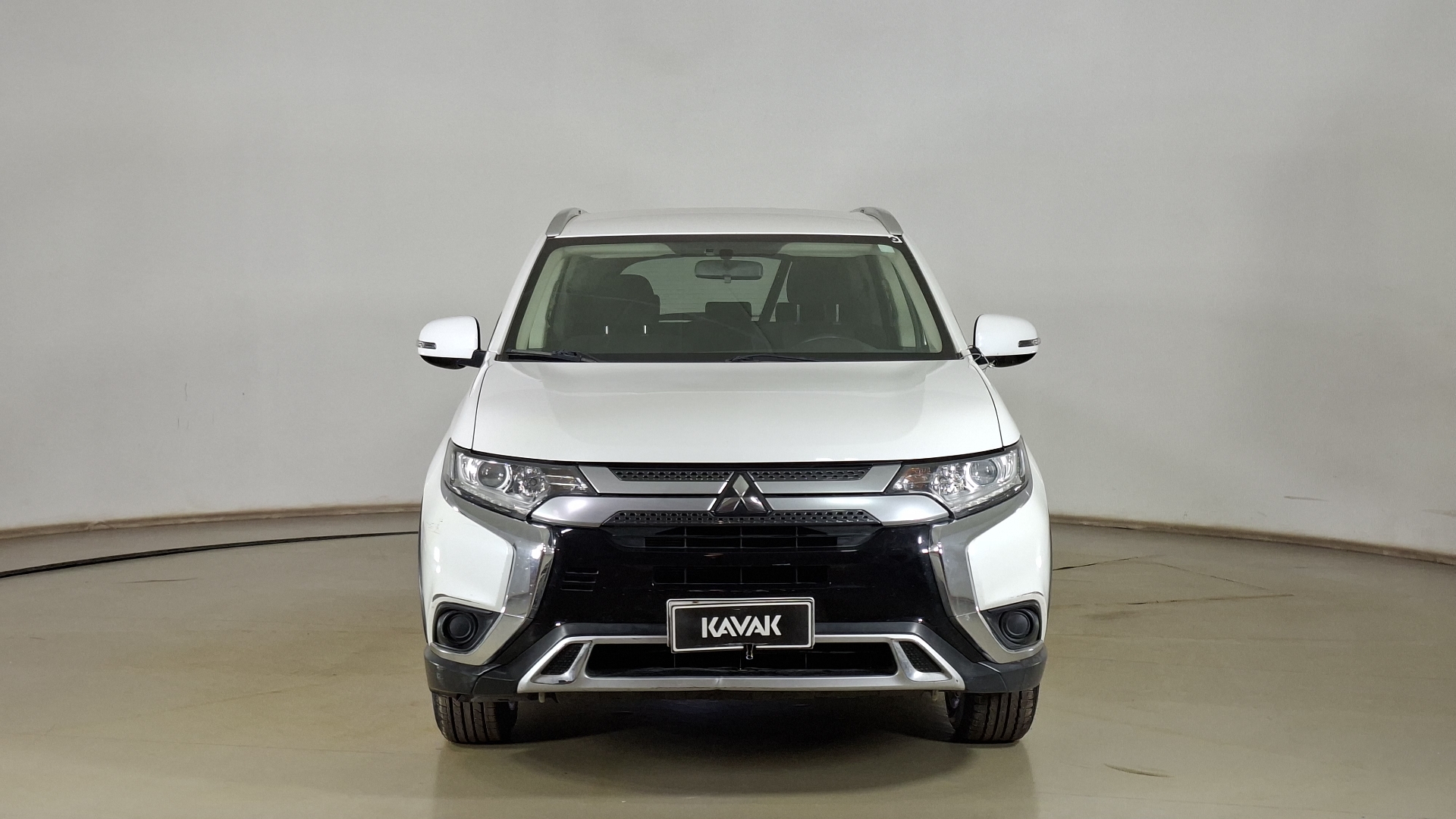 Mitsubishi Outlander — foto 2 de 16