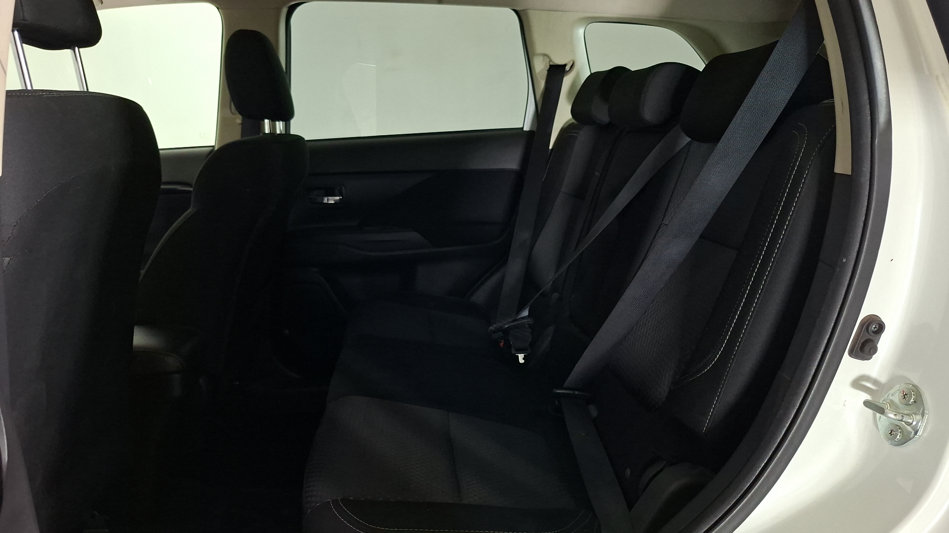 Mitsubishi Outlander — foto 14 de 16