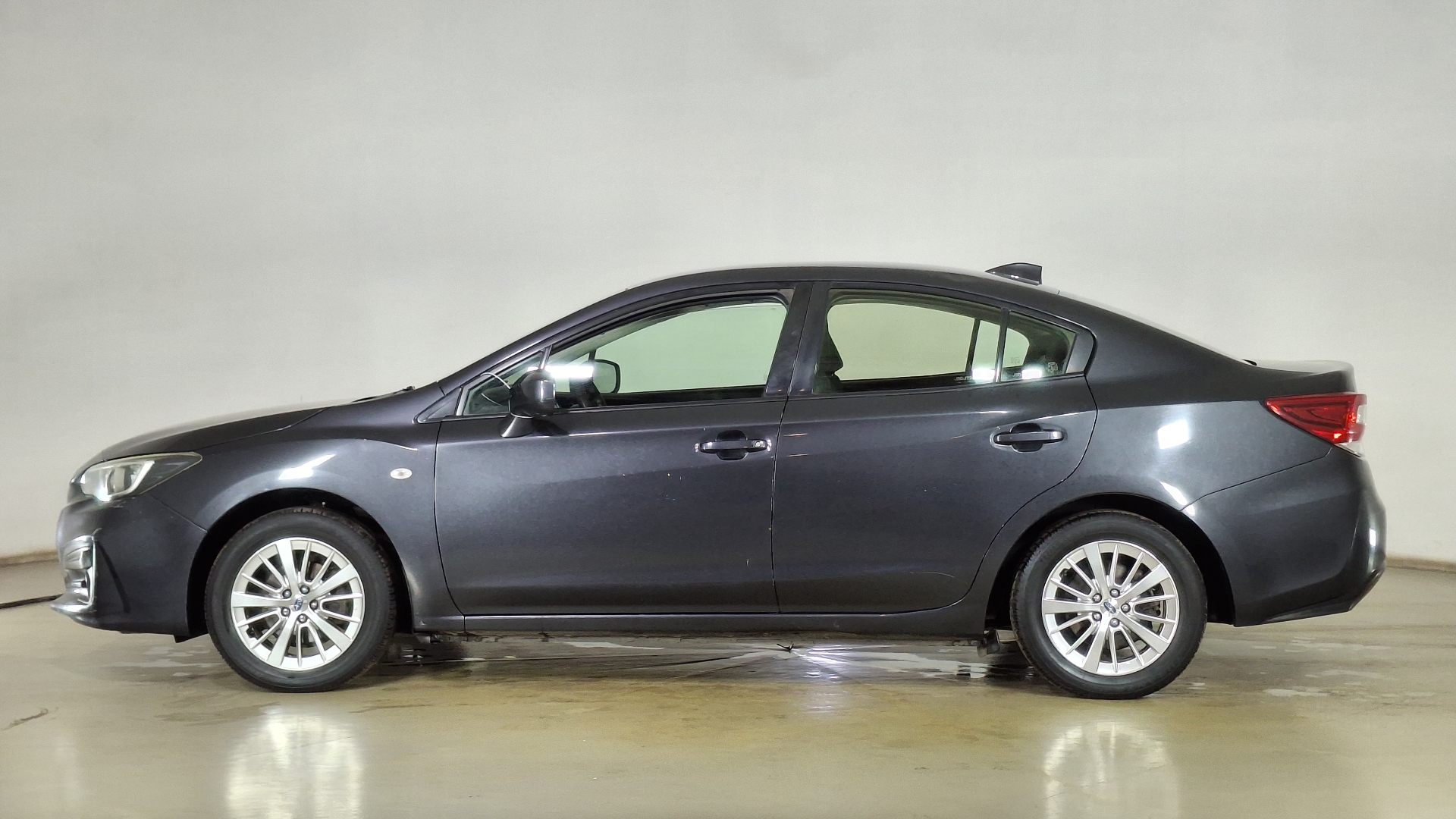 Subaru Impreza — foto 7 de 16