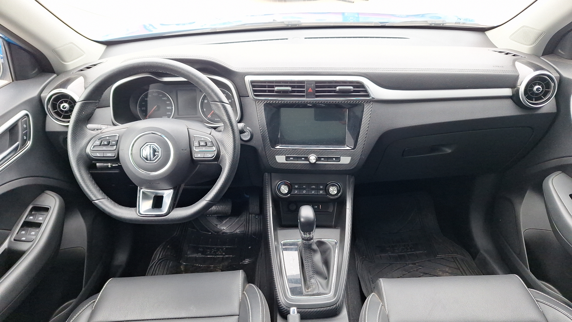 MG Zs — foto 6 de 16