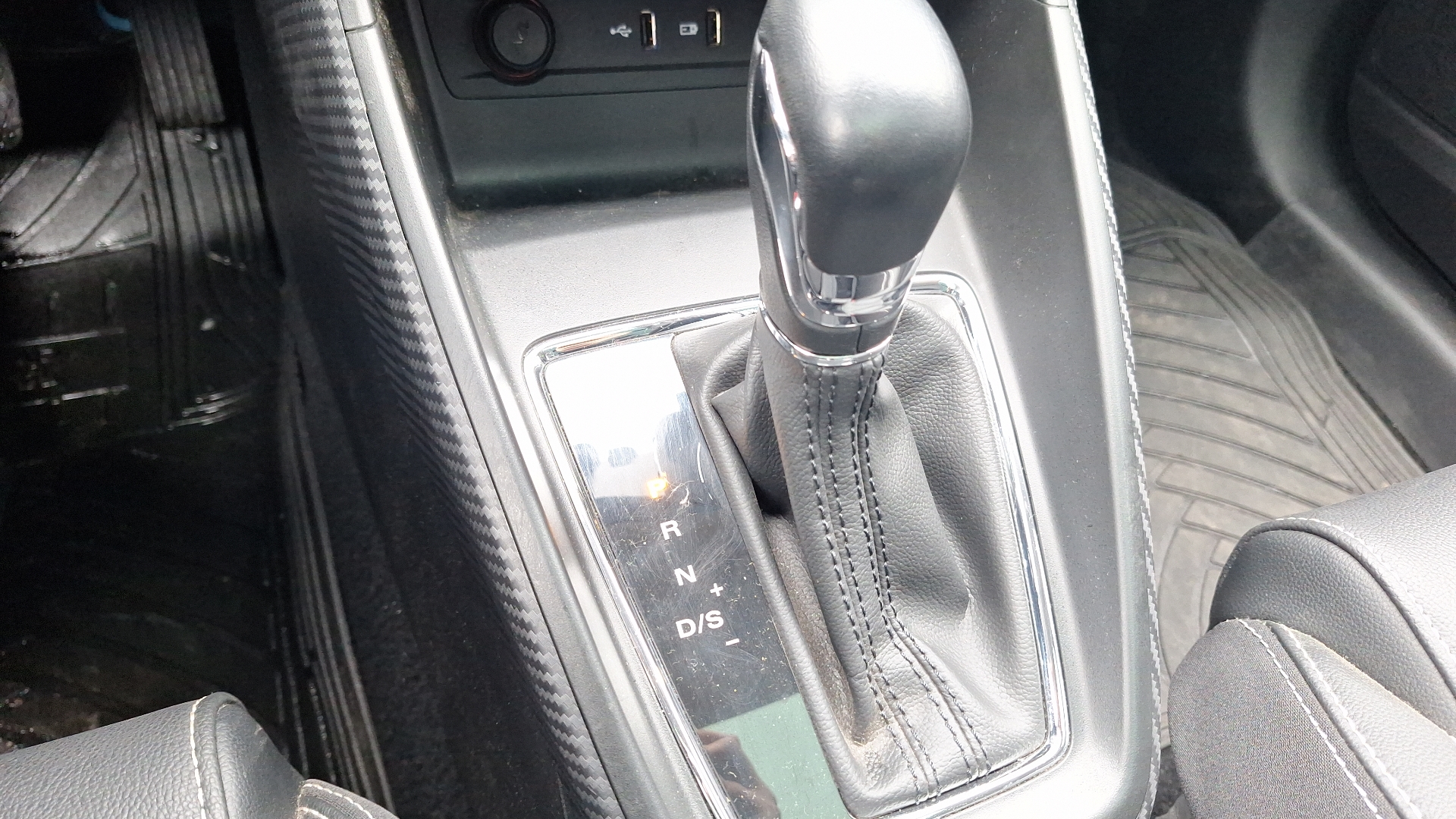 MG Zs — foto 11 de 16