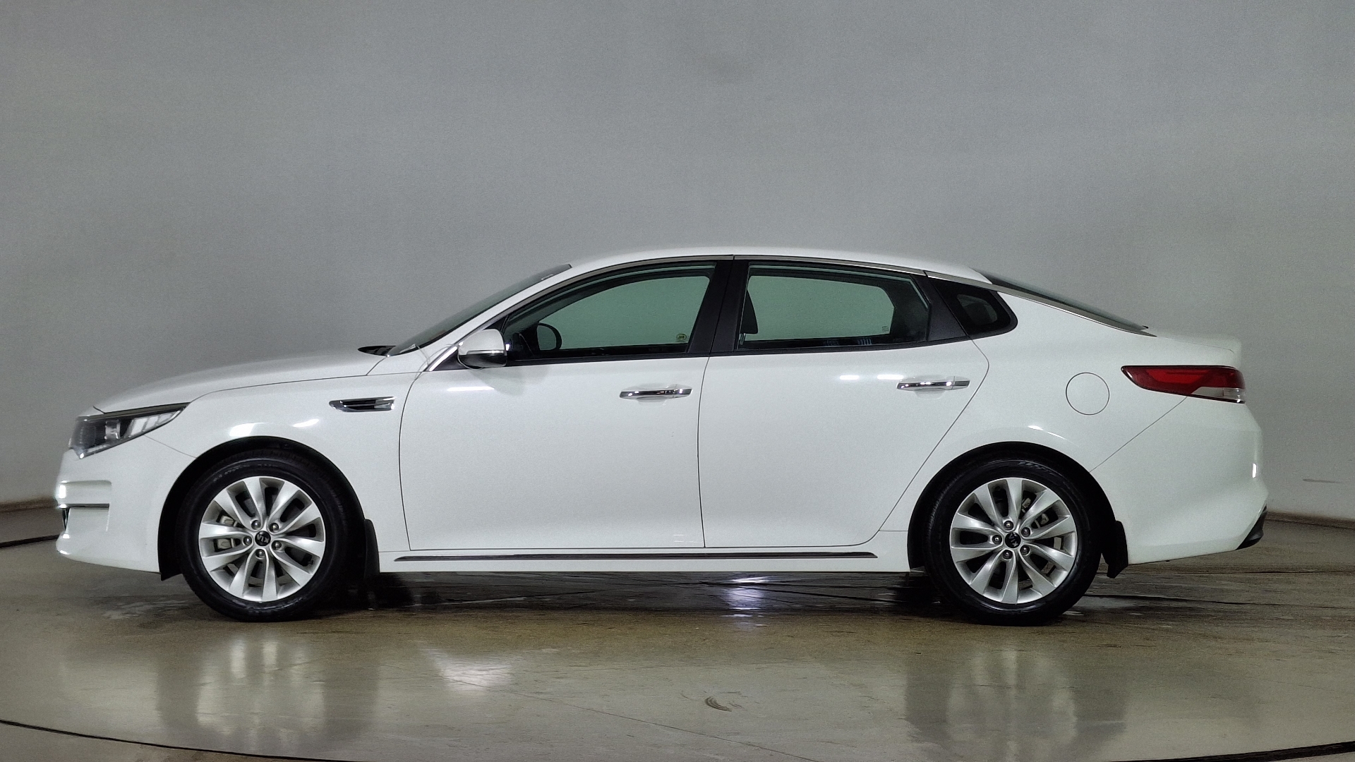 KIA Optima — foto 7 de 15