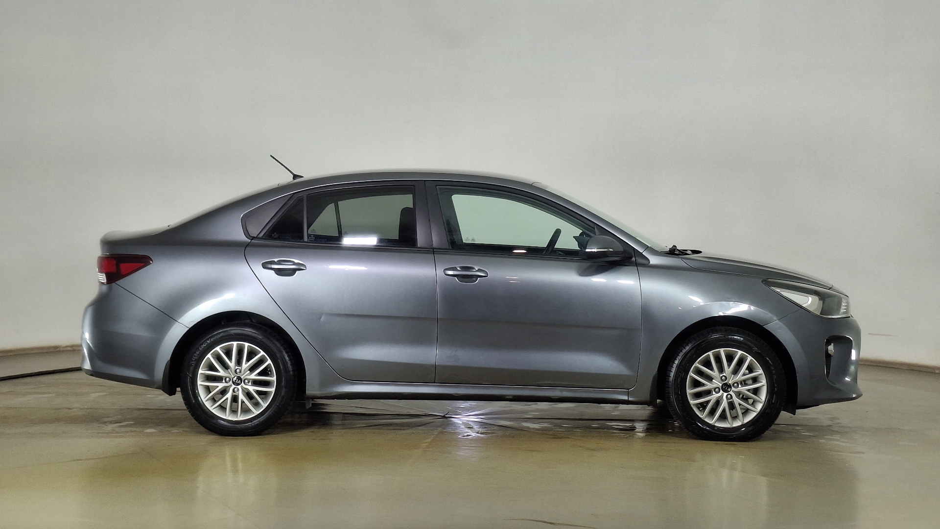 KIA Rio4 — foto 4 de 16